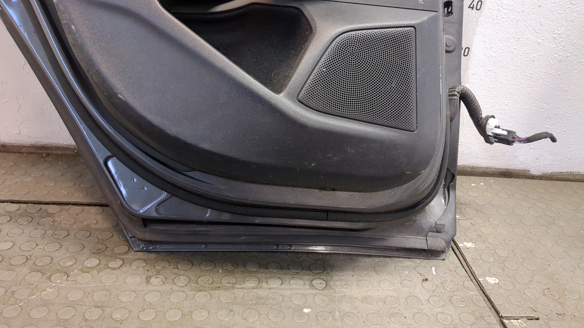 Дверь задняя левая