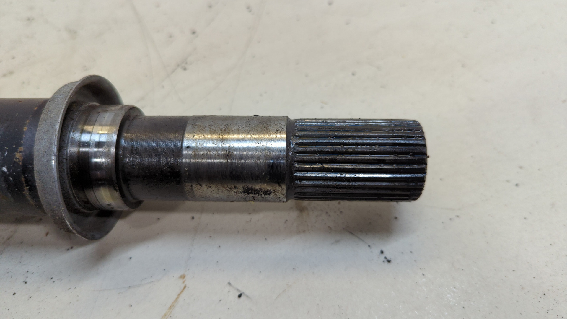 Полуось передняя правая