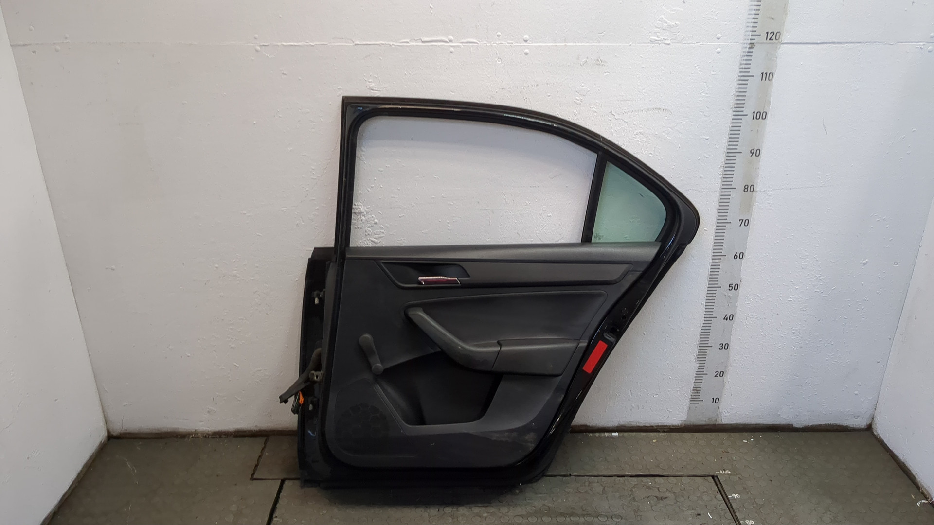 Дверь задняя правая