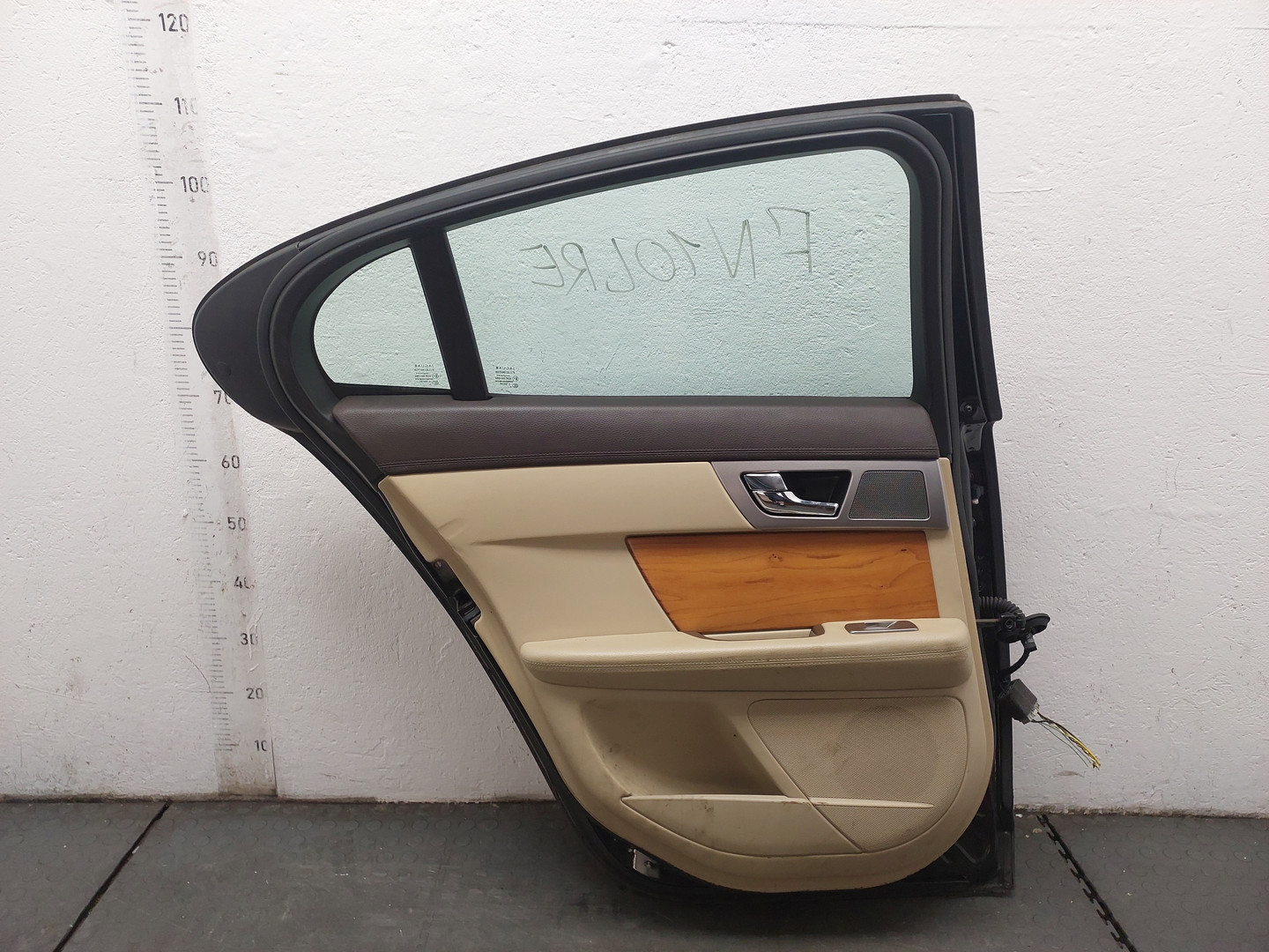 Дверь задняя левая