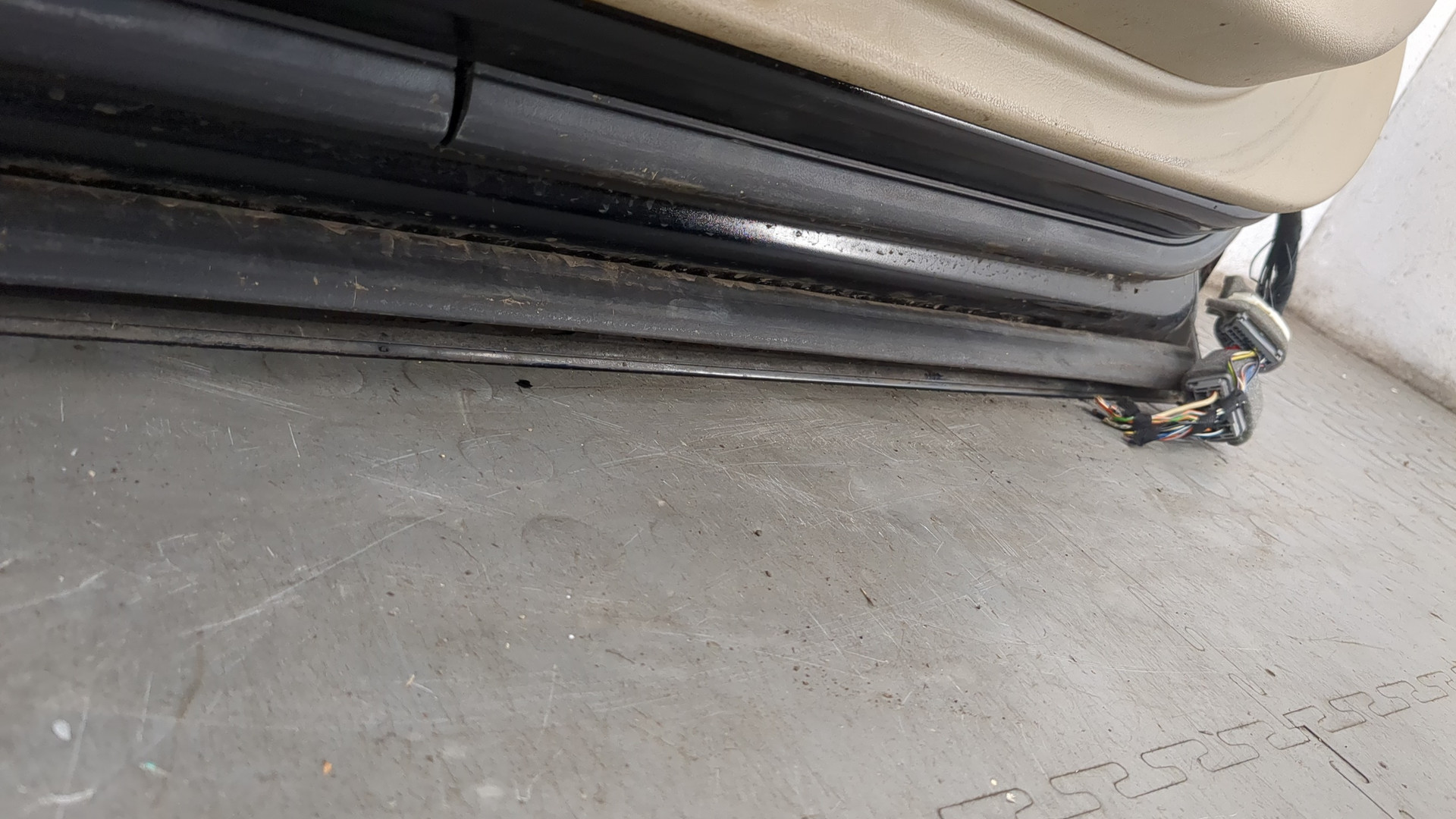 Дверь передняя левая