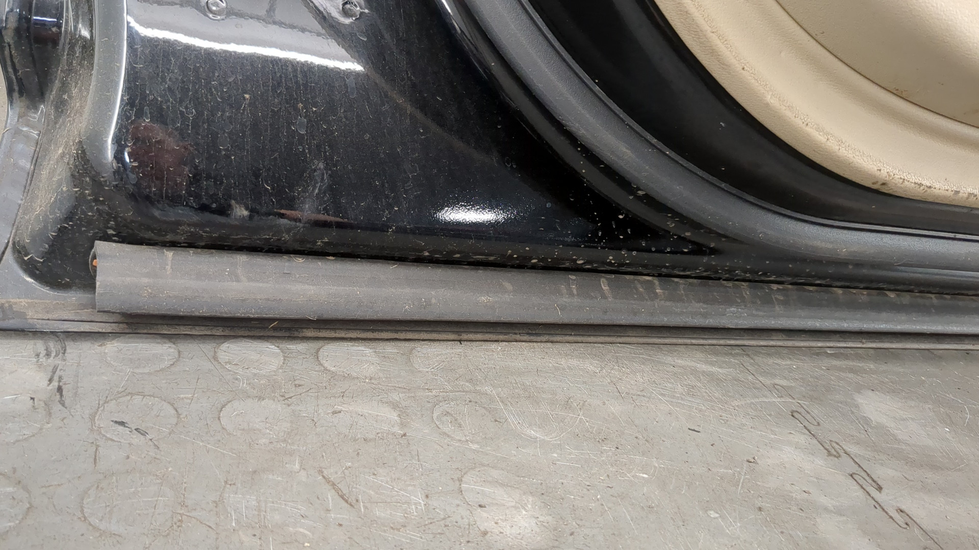 Дверь передняя левая