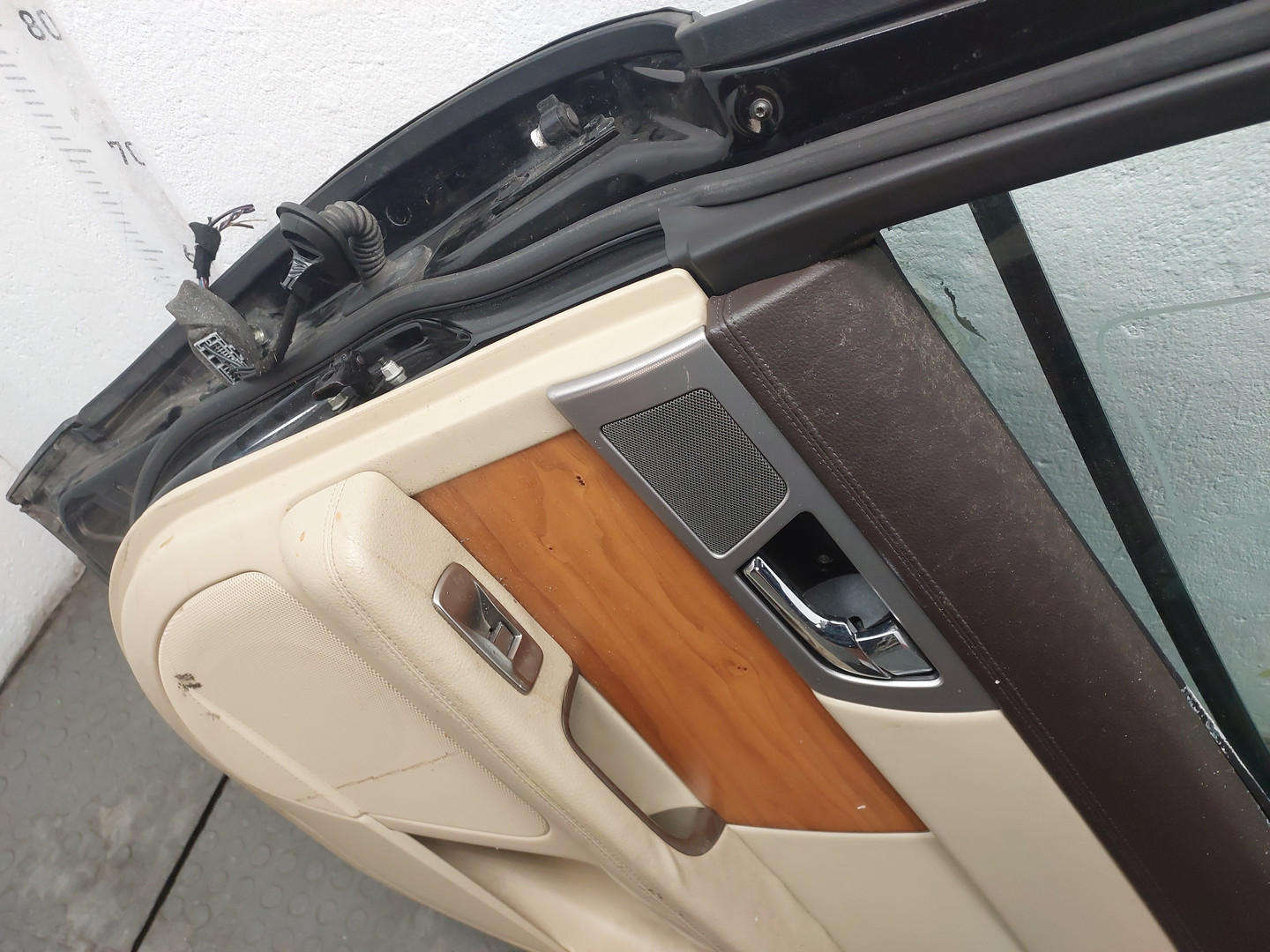 Дверь задняя правая