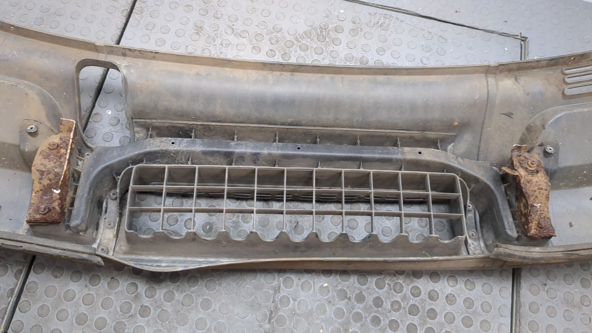 Бампер передний