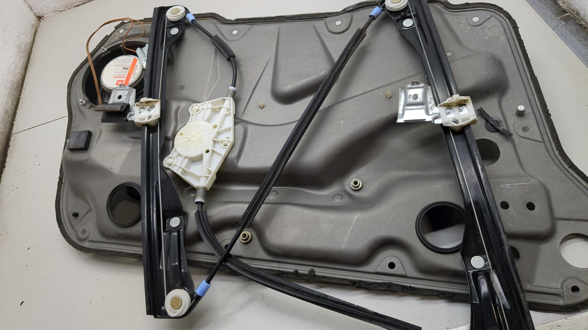 Стеклоподъемник механ. передний правый