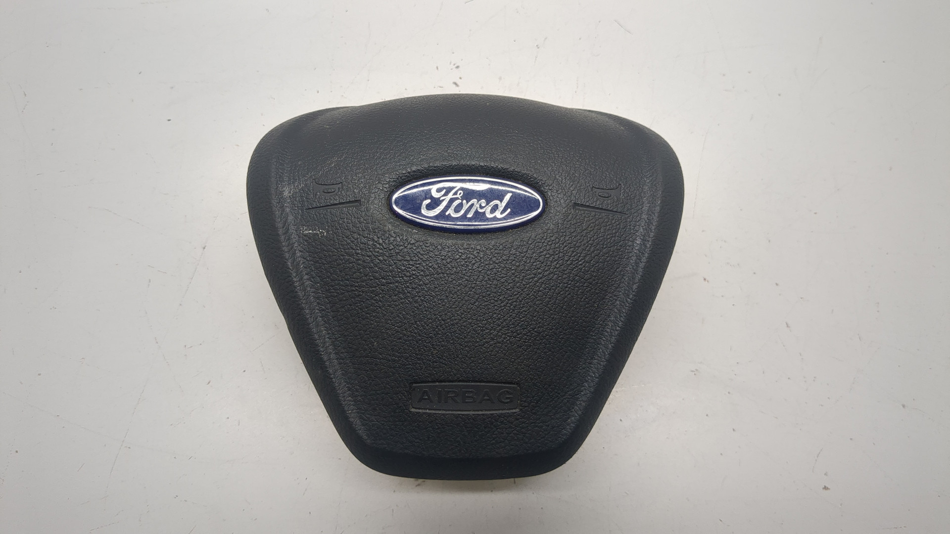 Подушка безопасности в рулевое колесо