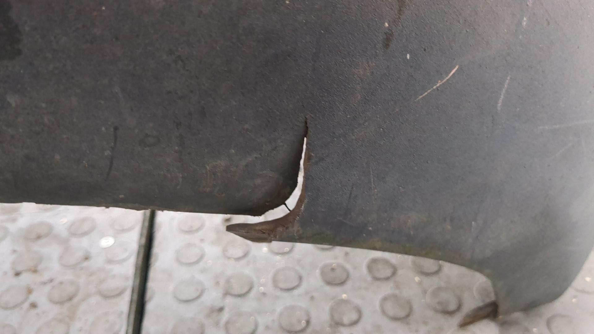 Бампер передний