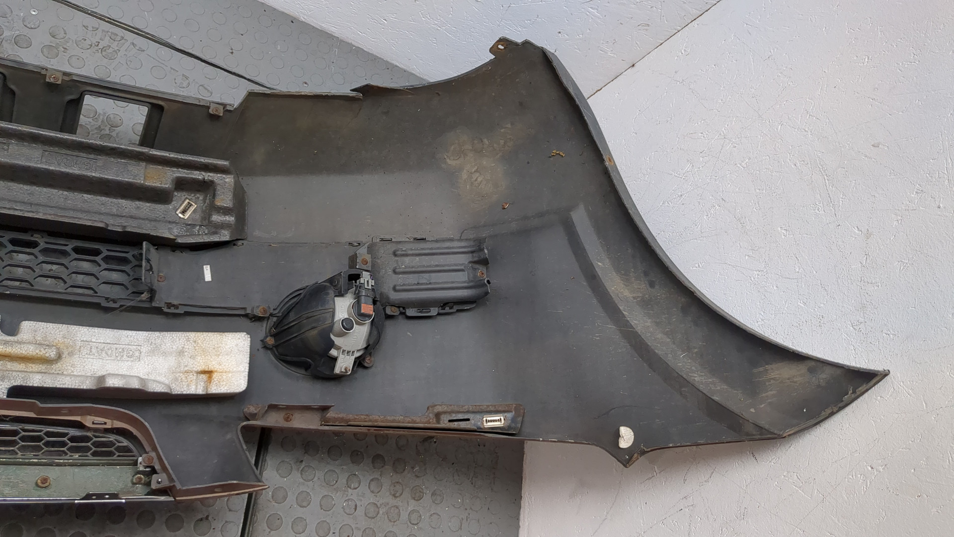 Бампер передний