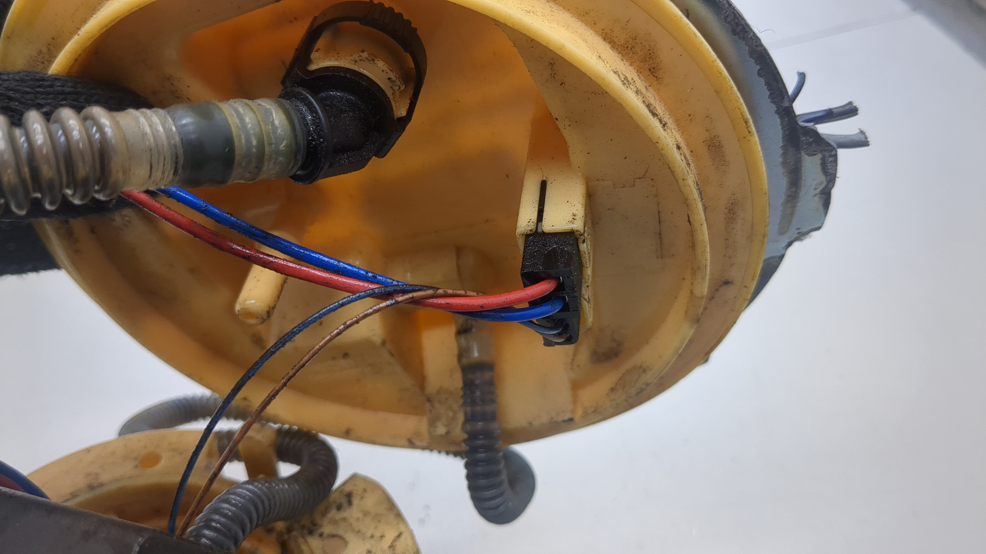 Насос топливный электрический