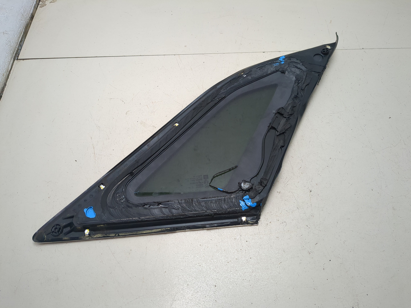 Стекло боковое