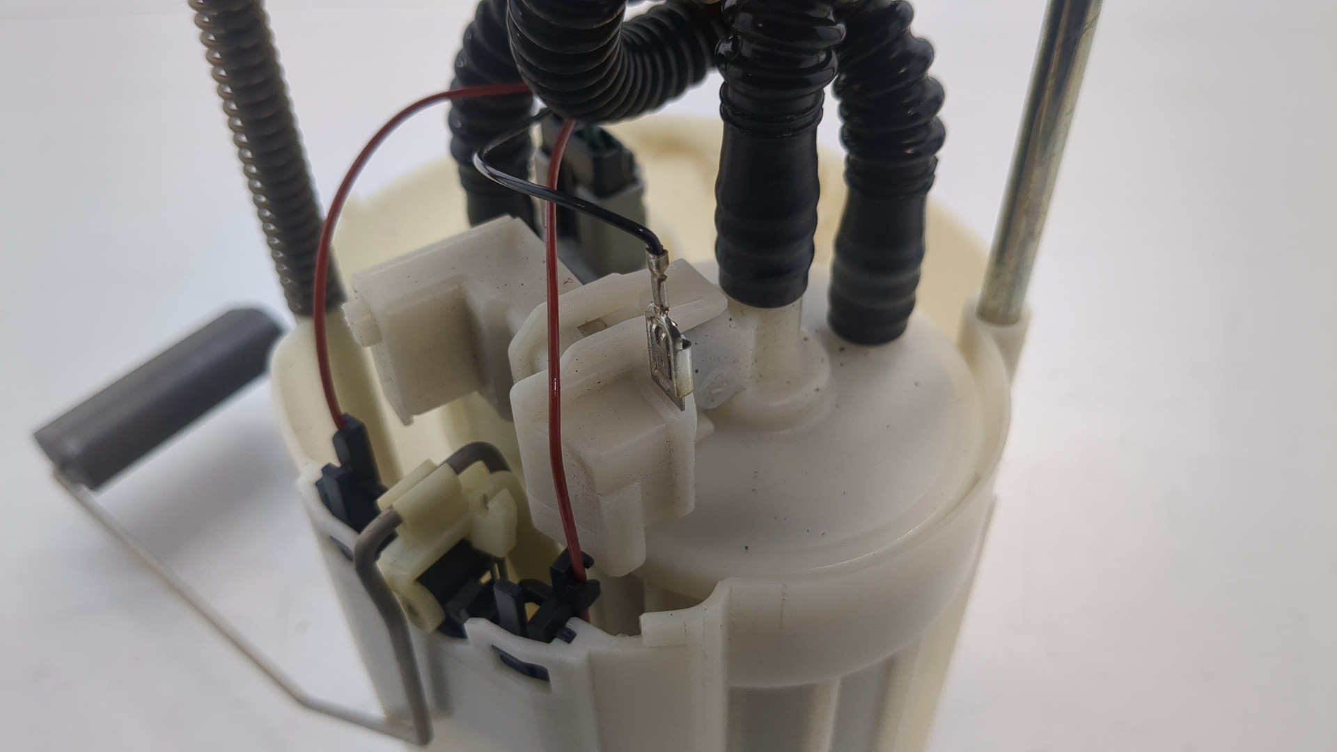 Насос топливный электрический