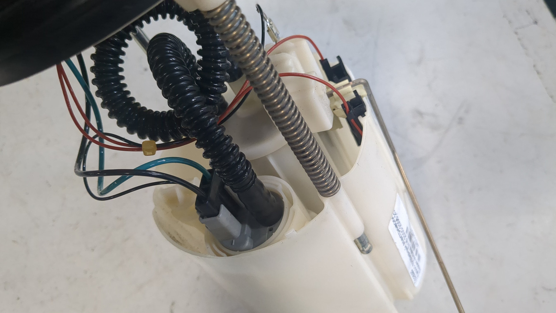 Насос топливный электрический