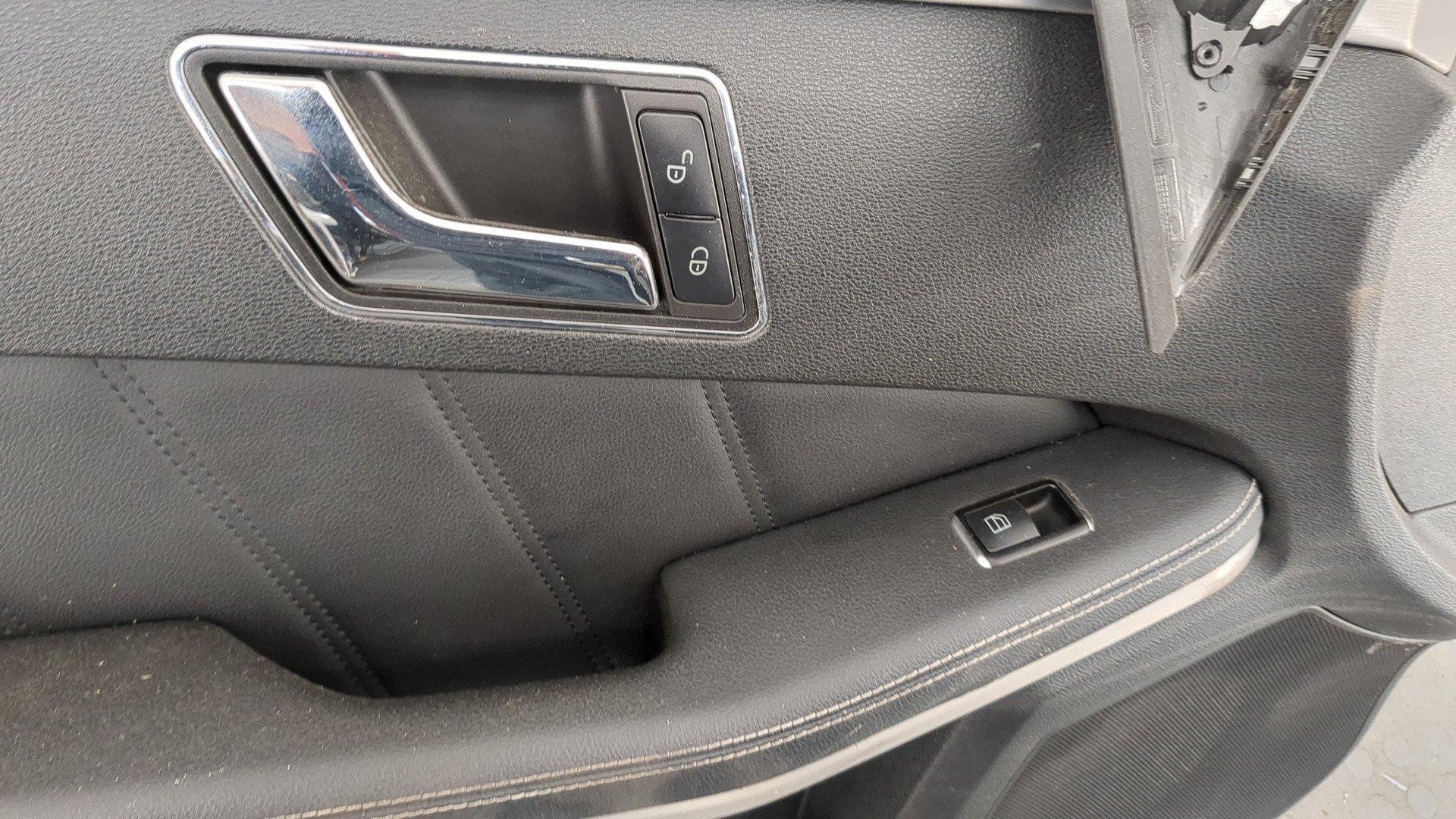 Дверь передняя левая