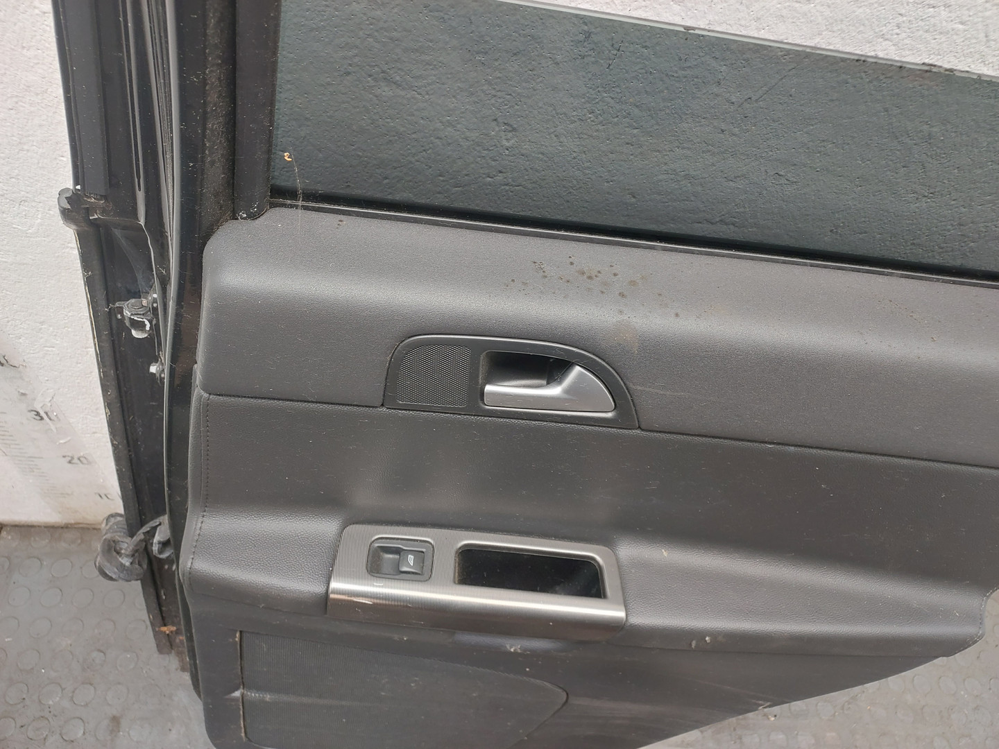 Дверь задняя правая