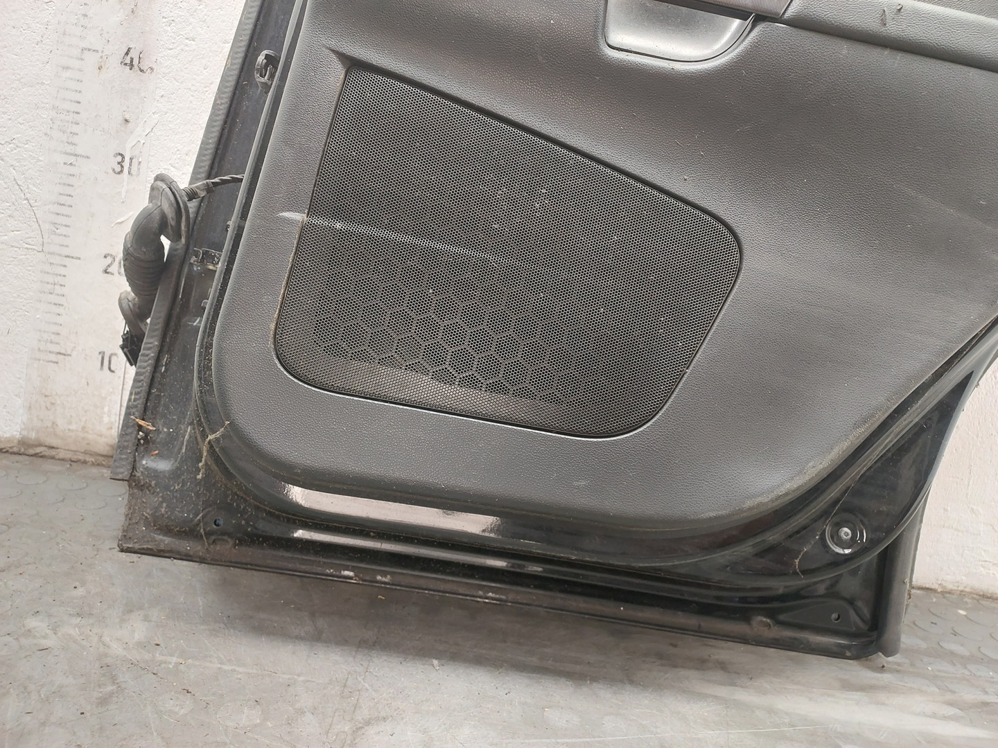 Дверь задняя правая