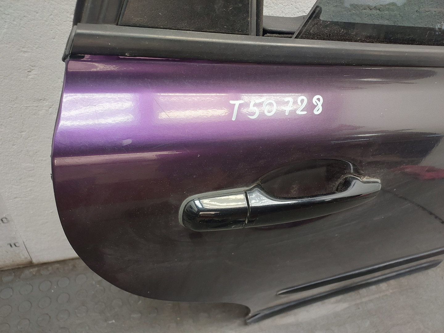 Дверь задняя правая