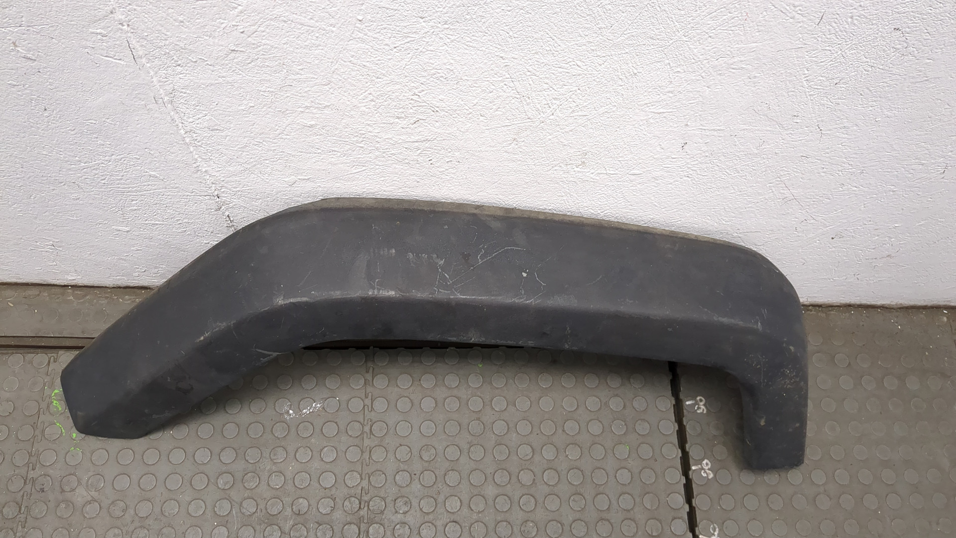 Накладка заднего крыла левого