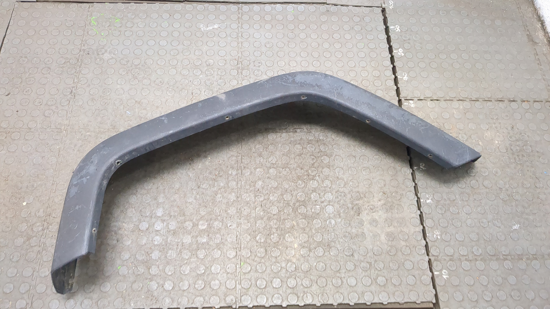Молдинг заднего крыла правого