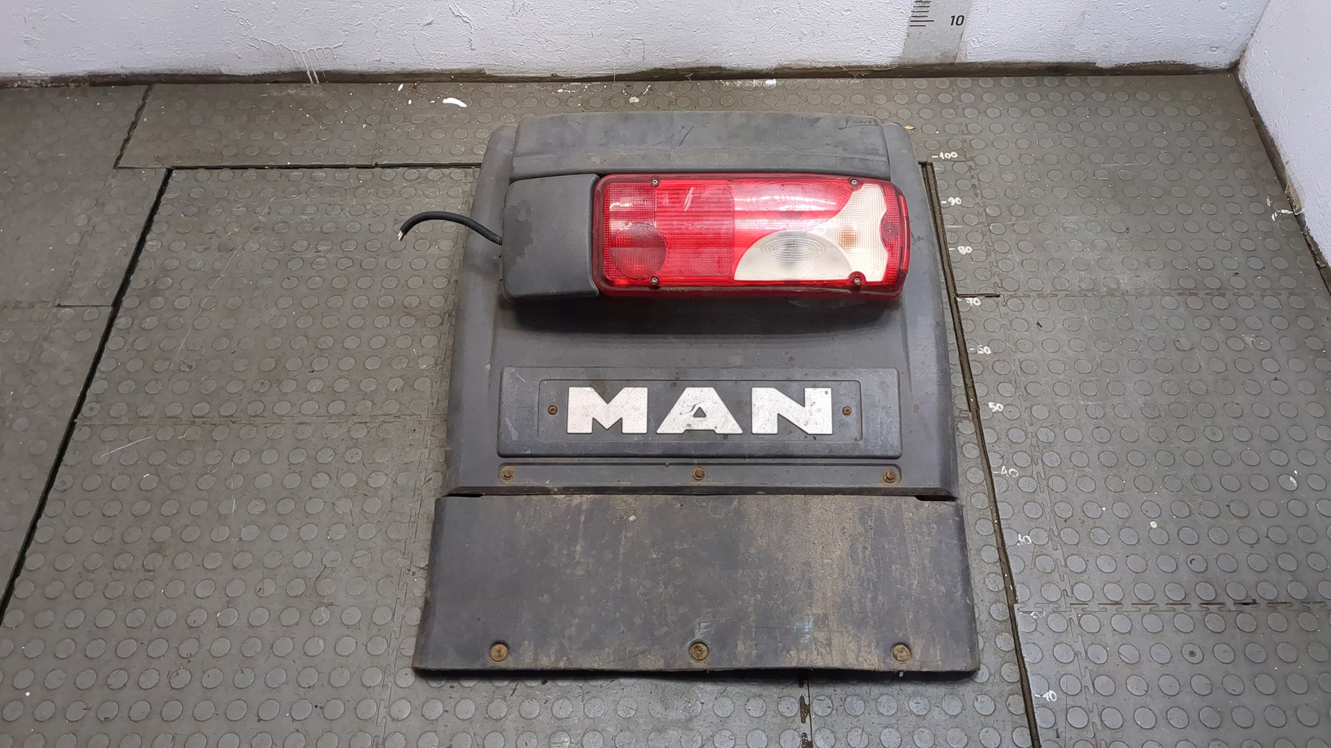 Крыло заднее правое