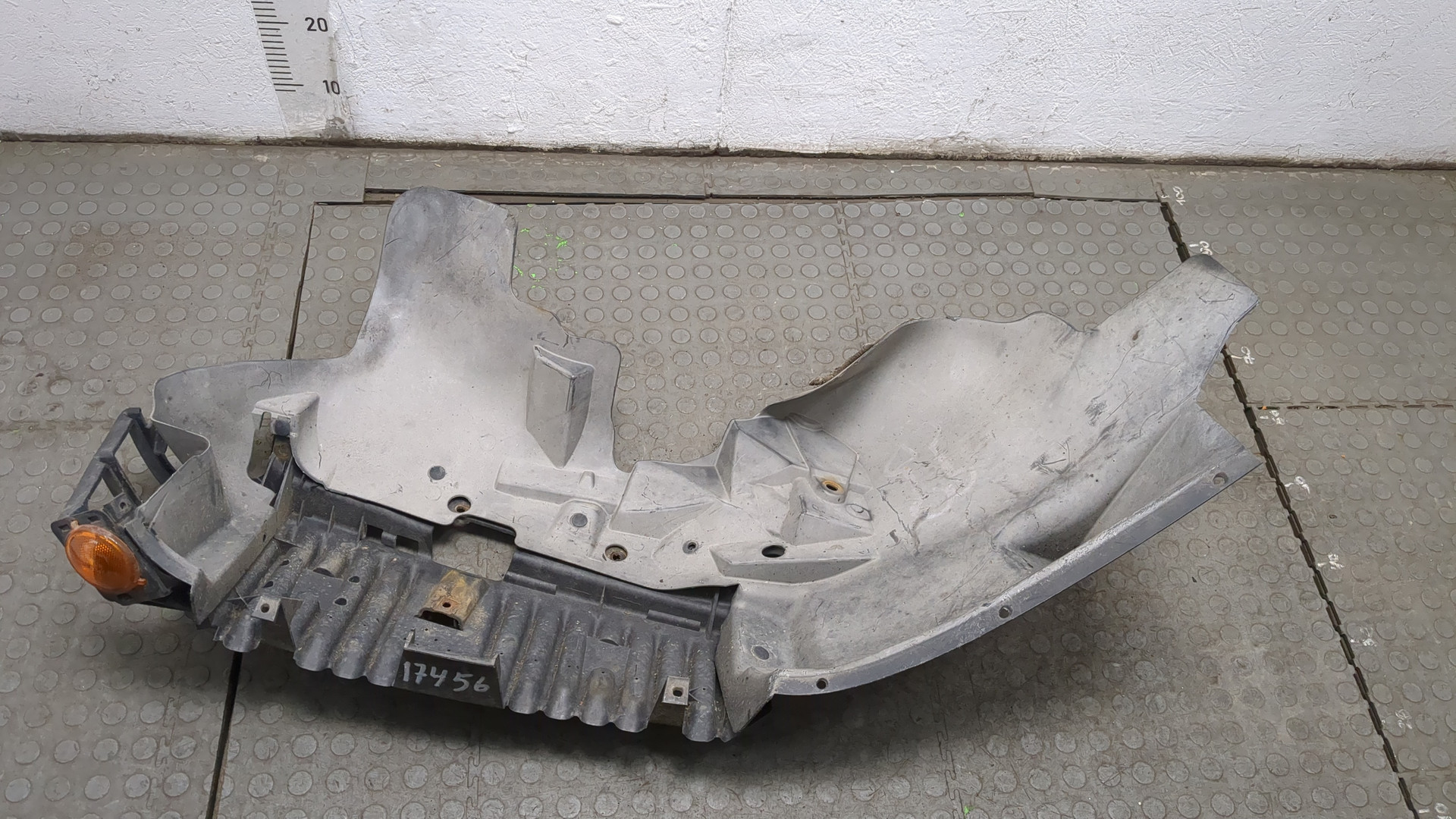 Локер передний правый