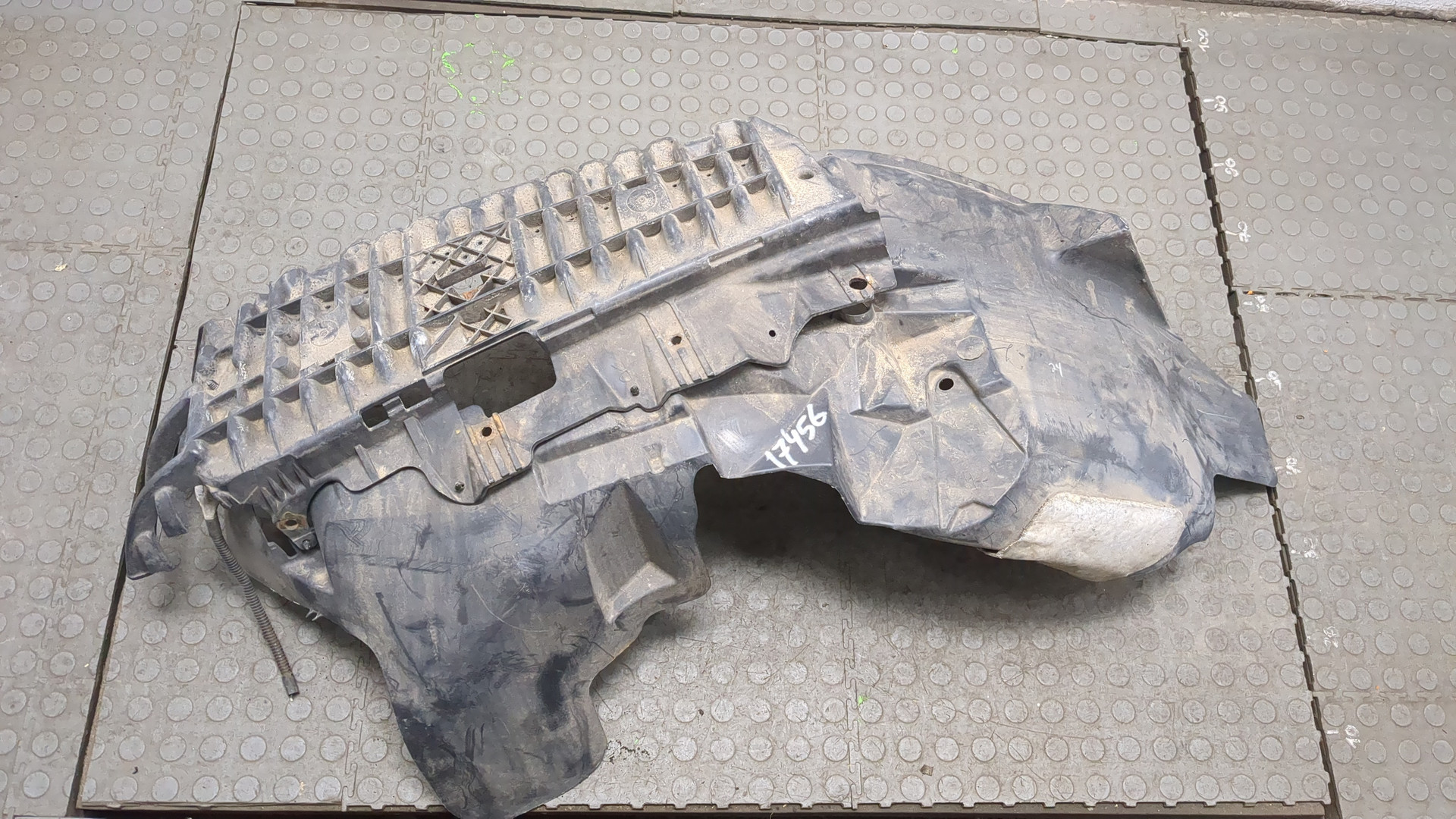 Локер передний правый