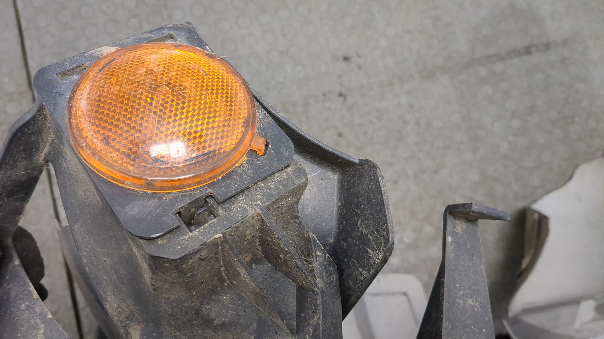 Локер передний правый