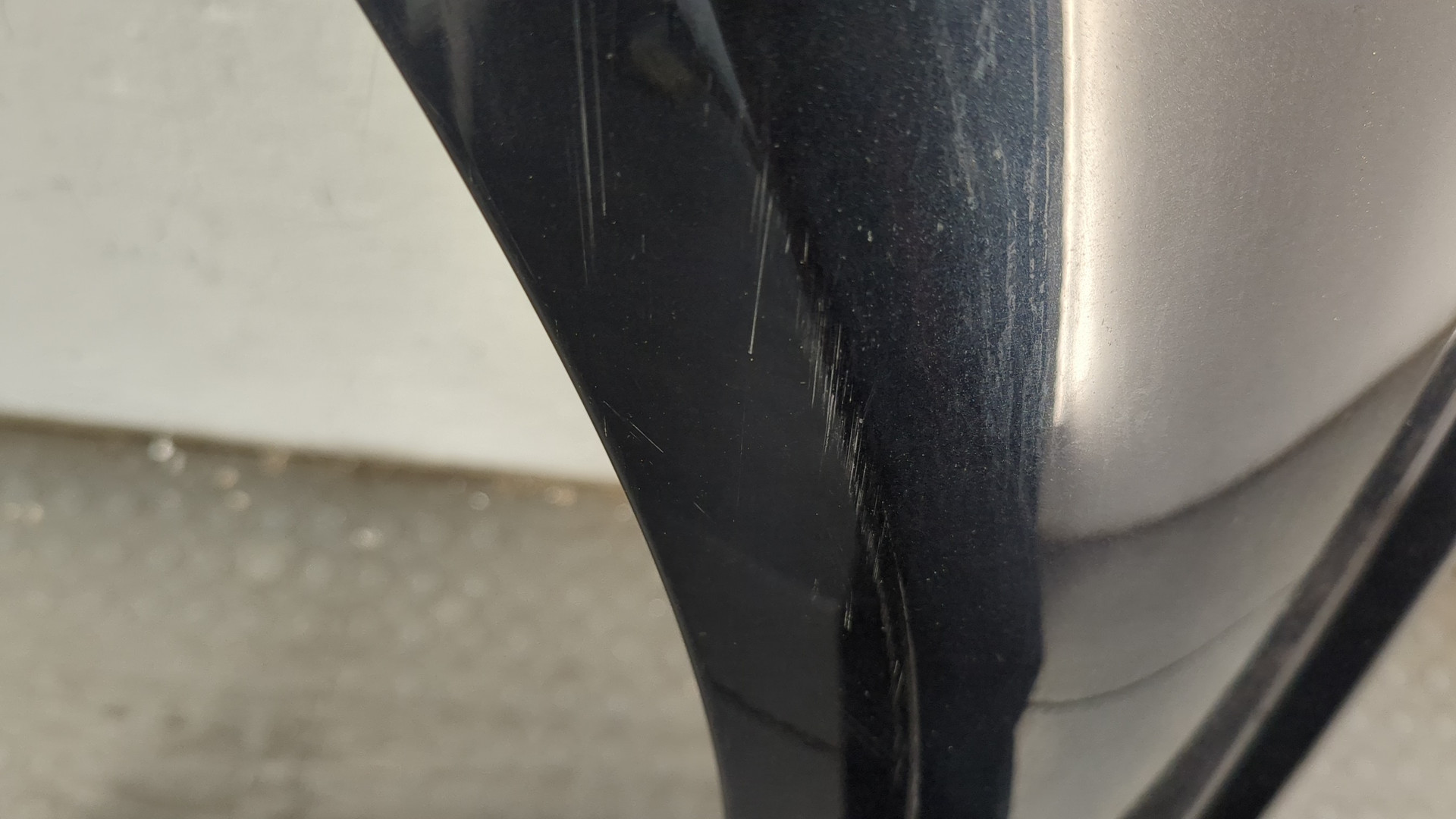 Крыло переднее левое