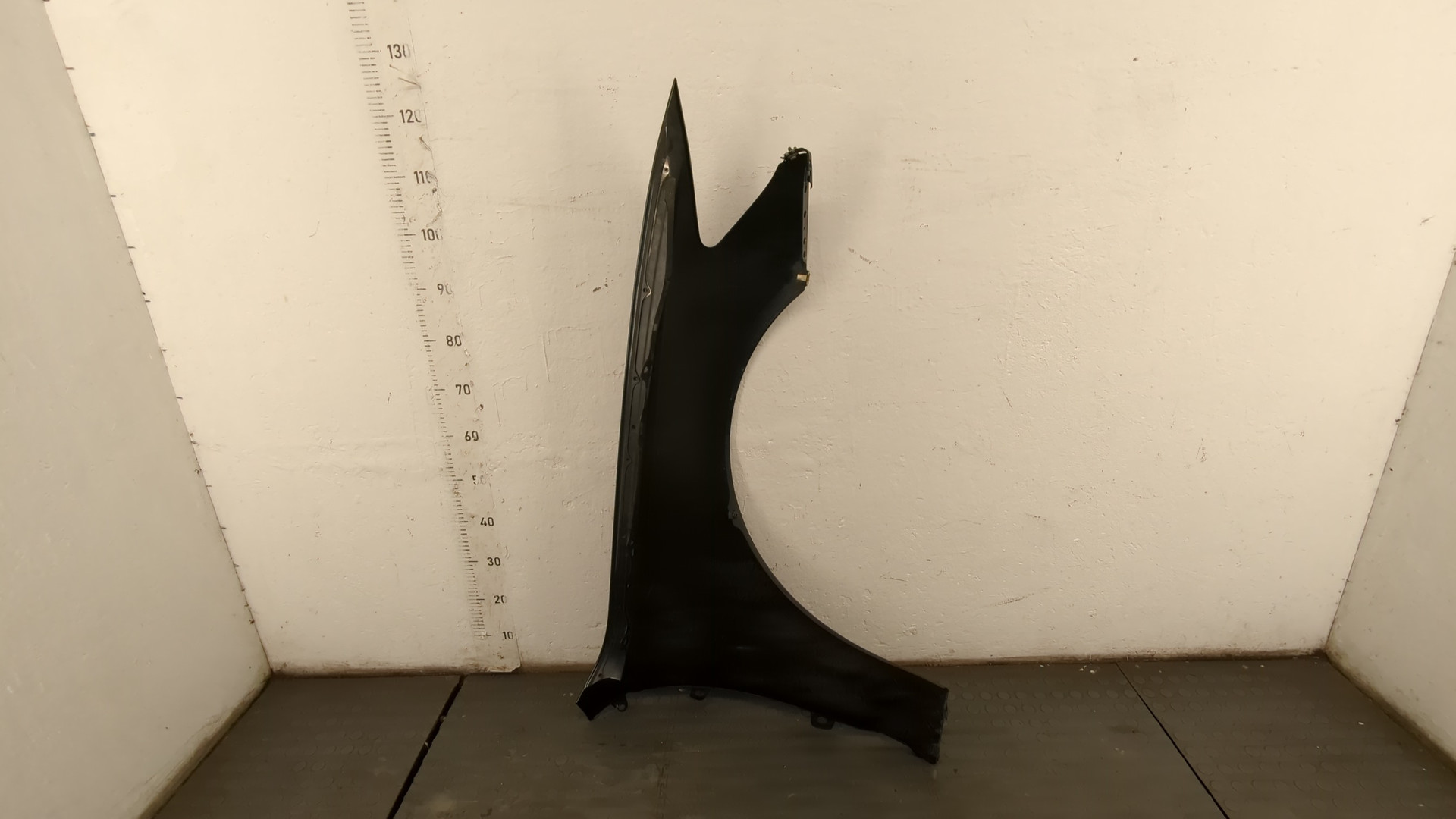 Крыло переднее левое