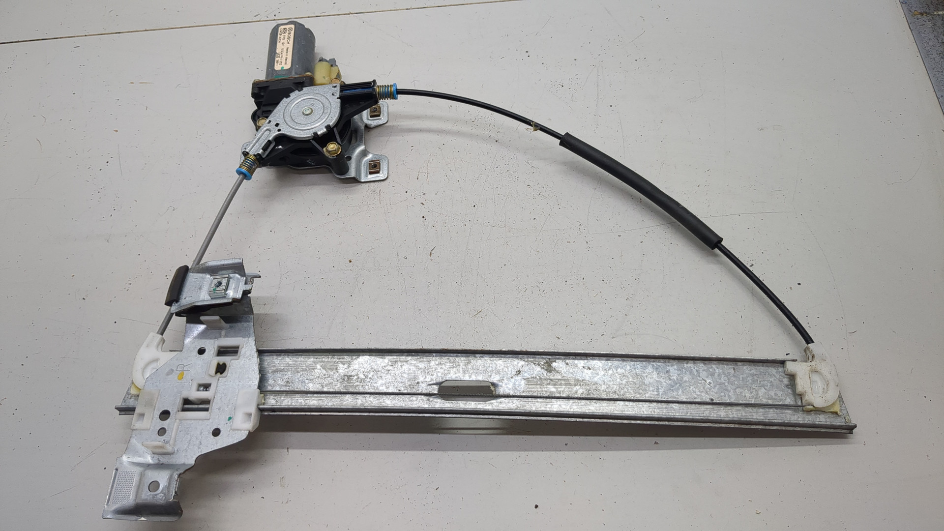 Стеклоподъемник электр. задний правый