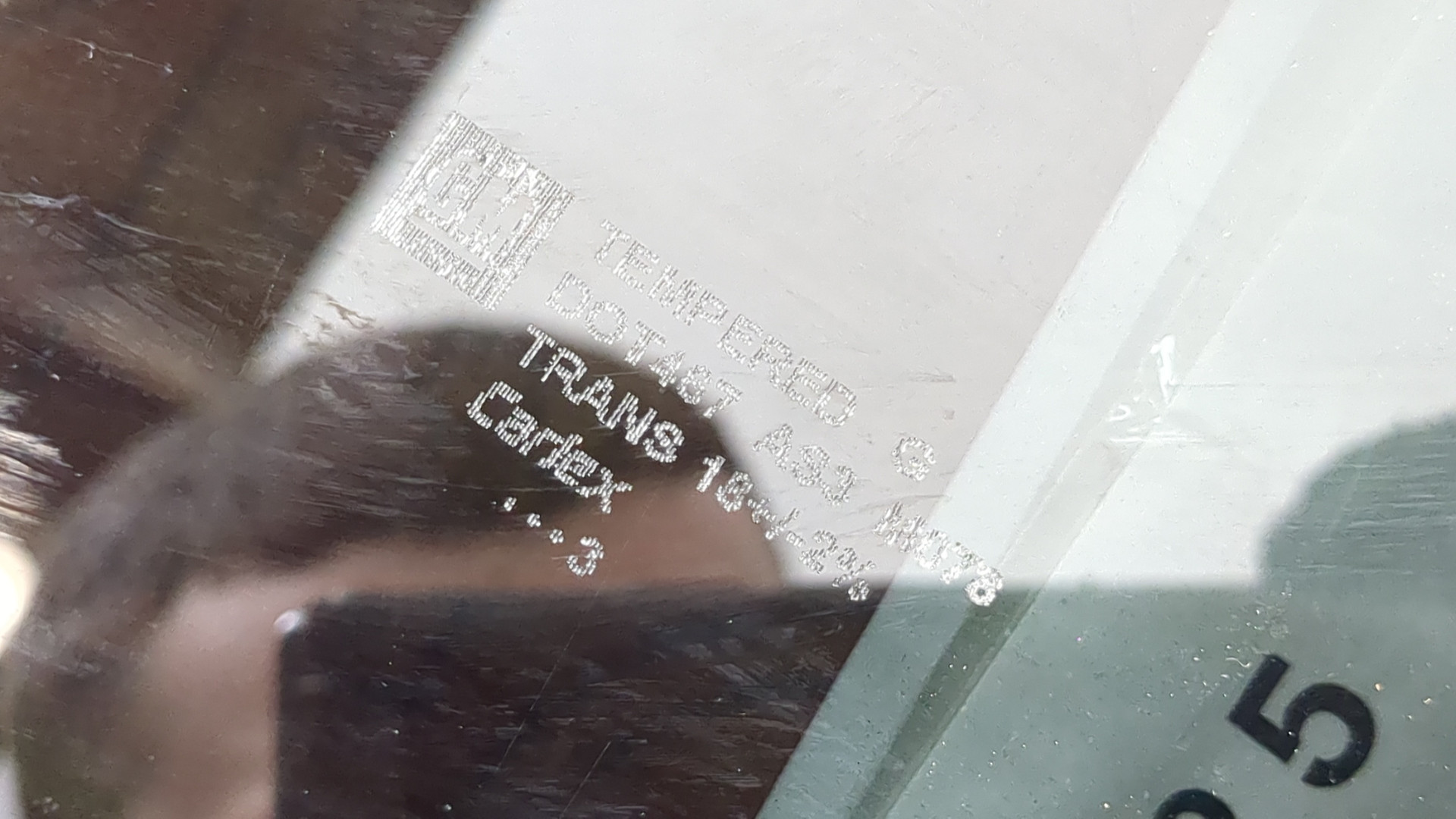 Стекло двери задней правой