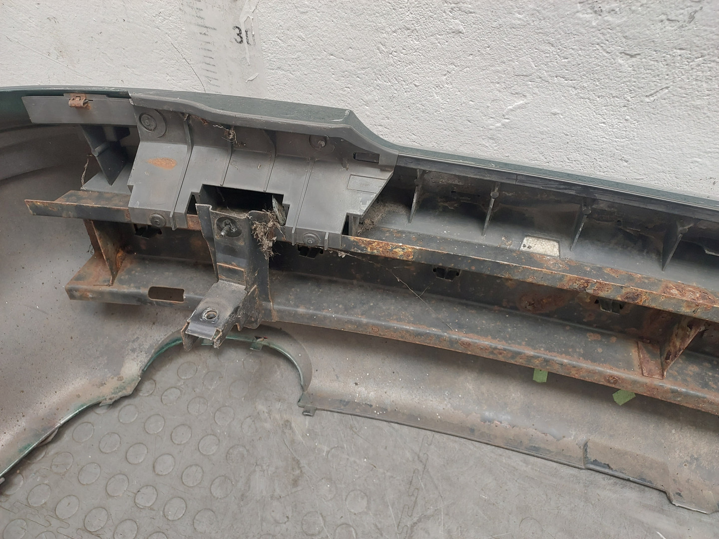 Бампер задний