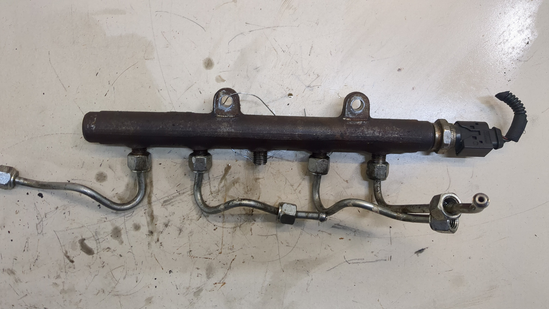 Рейка топливная (рампа)