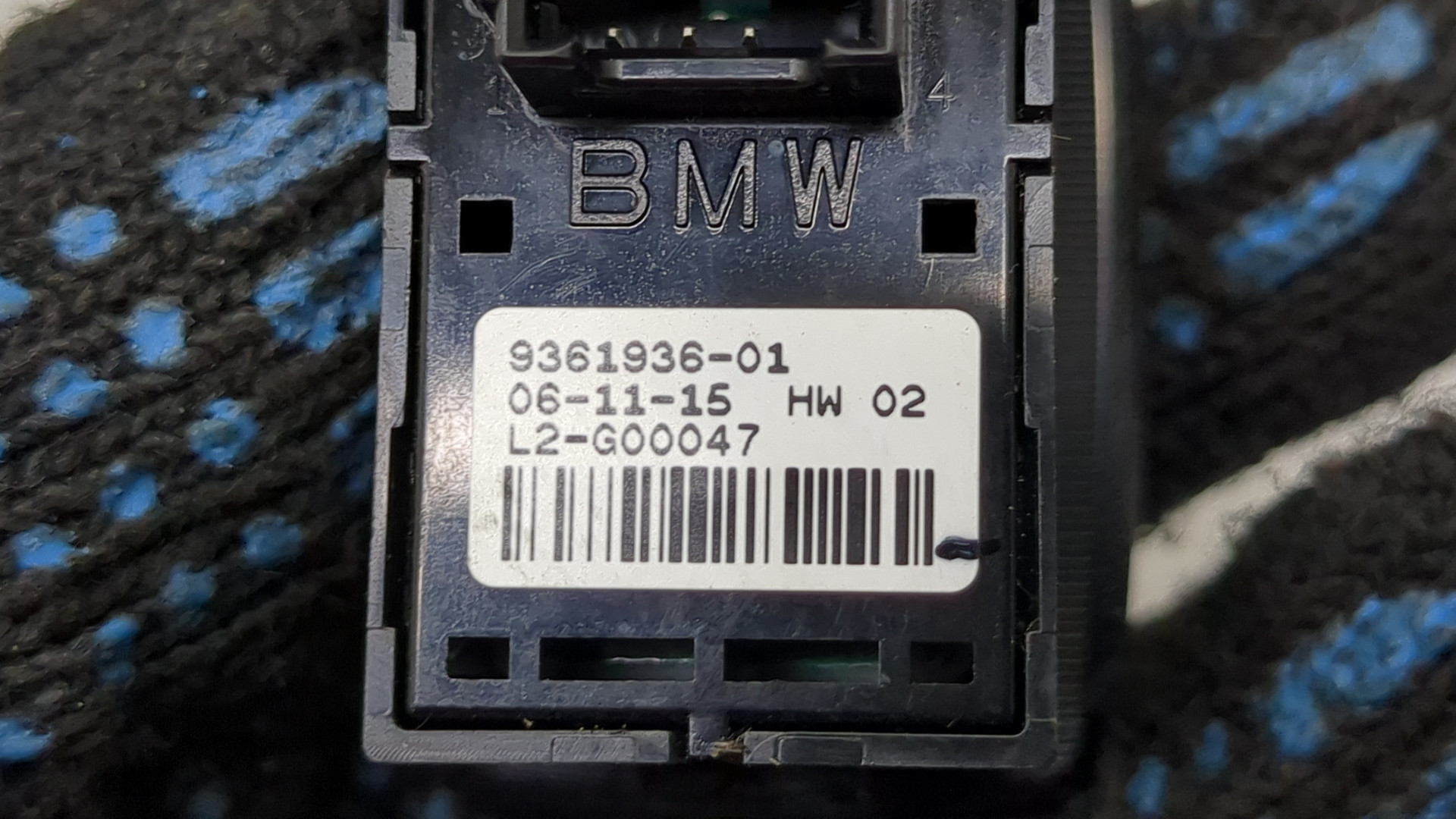 Кнопка стеклоподъемника