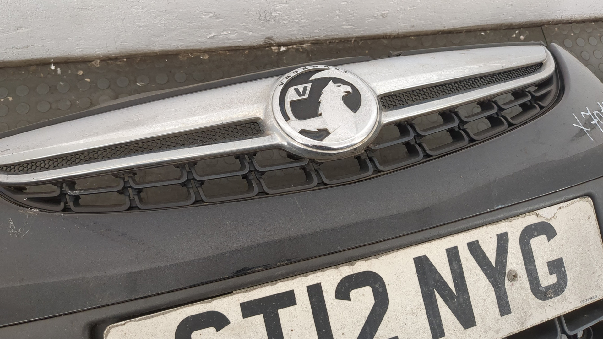 Бампер передний