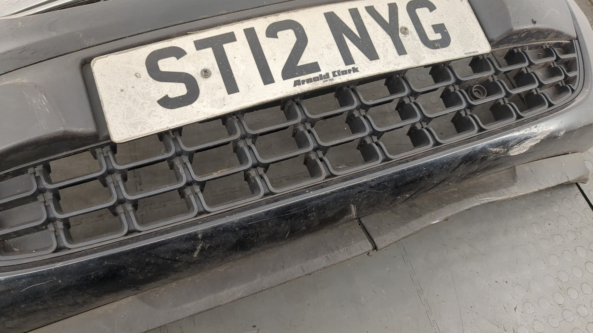 Бампер передний