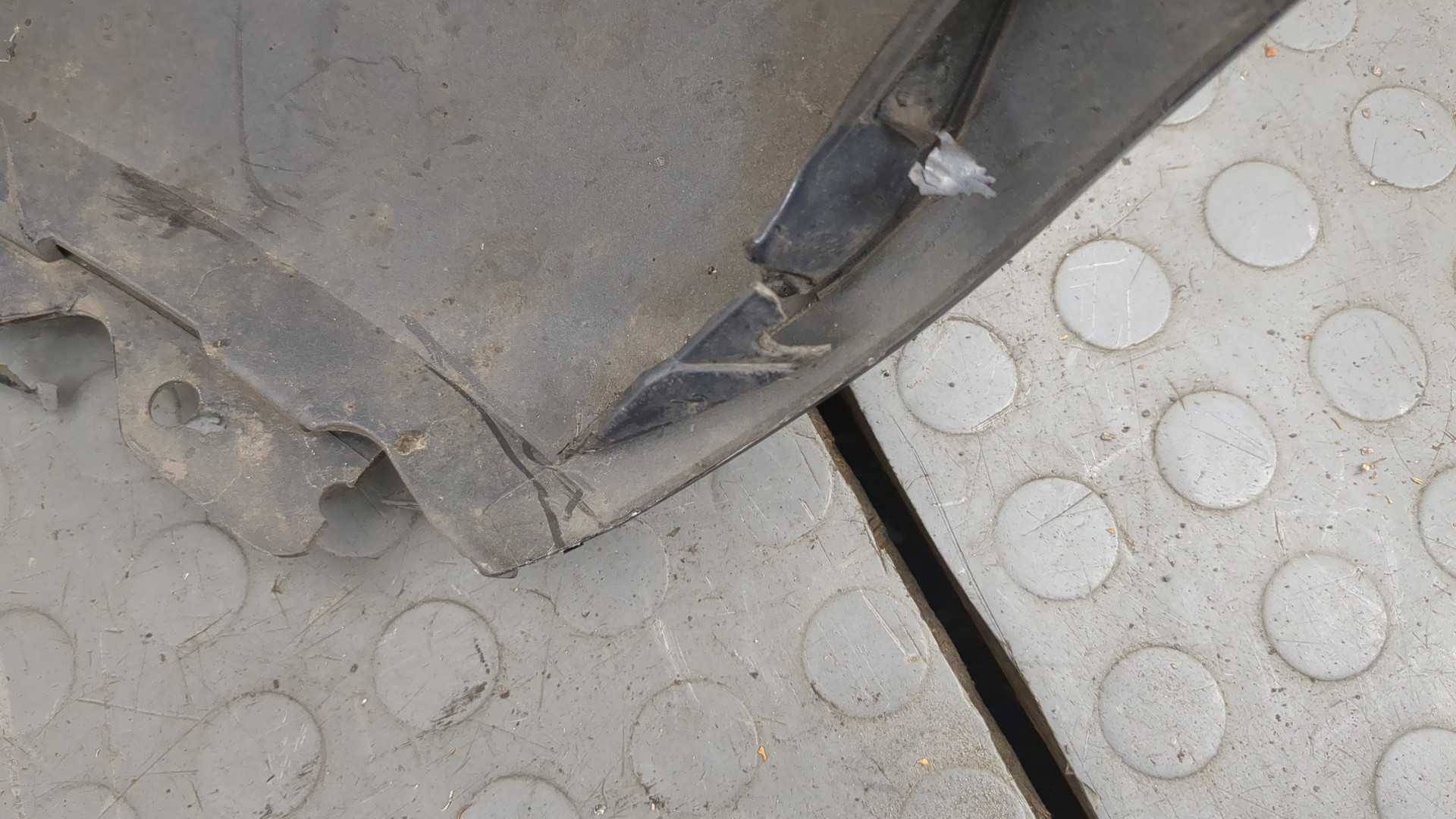 Бампер передний