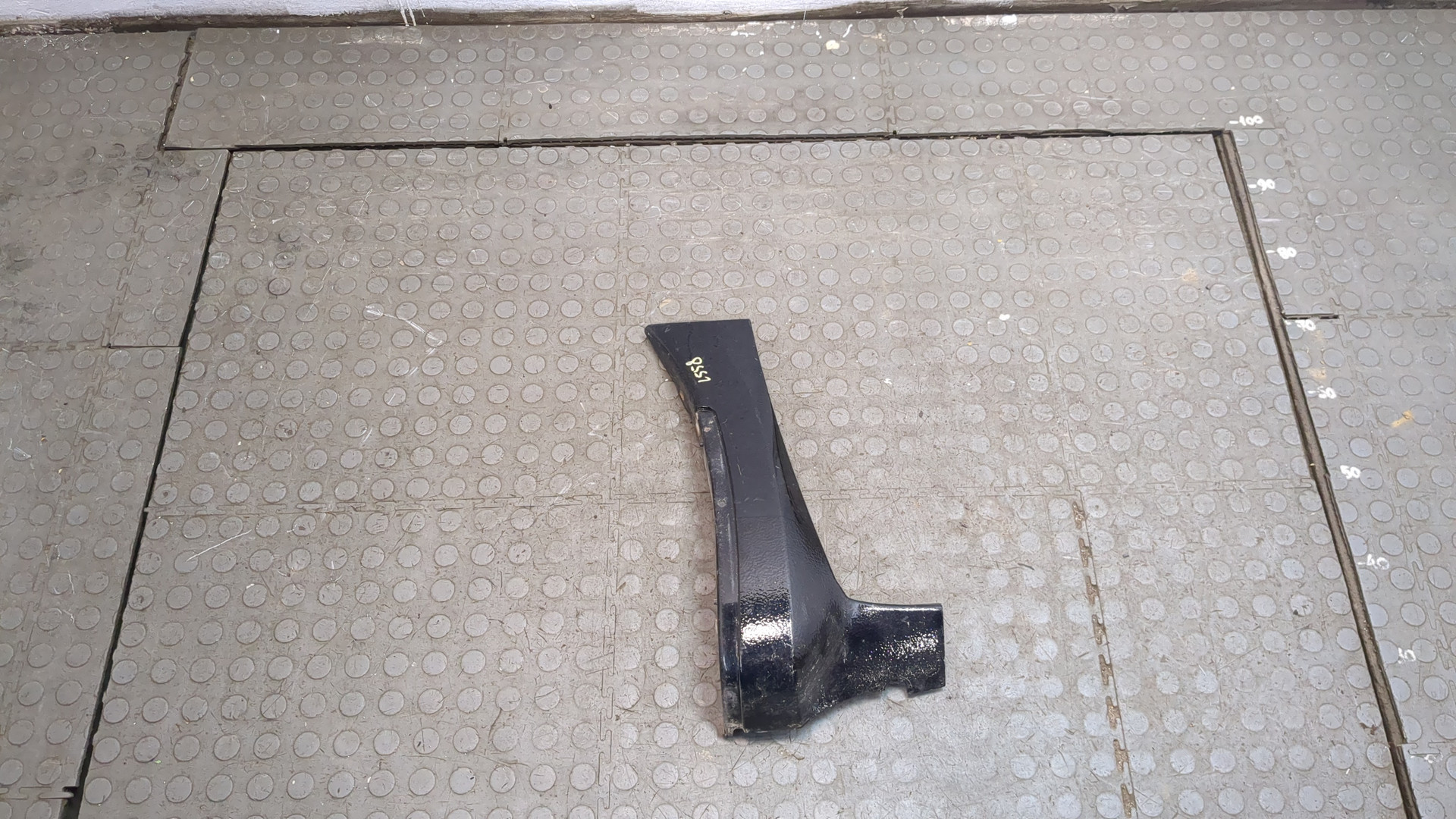 Накладка переднего крыла левого