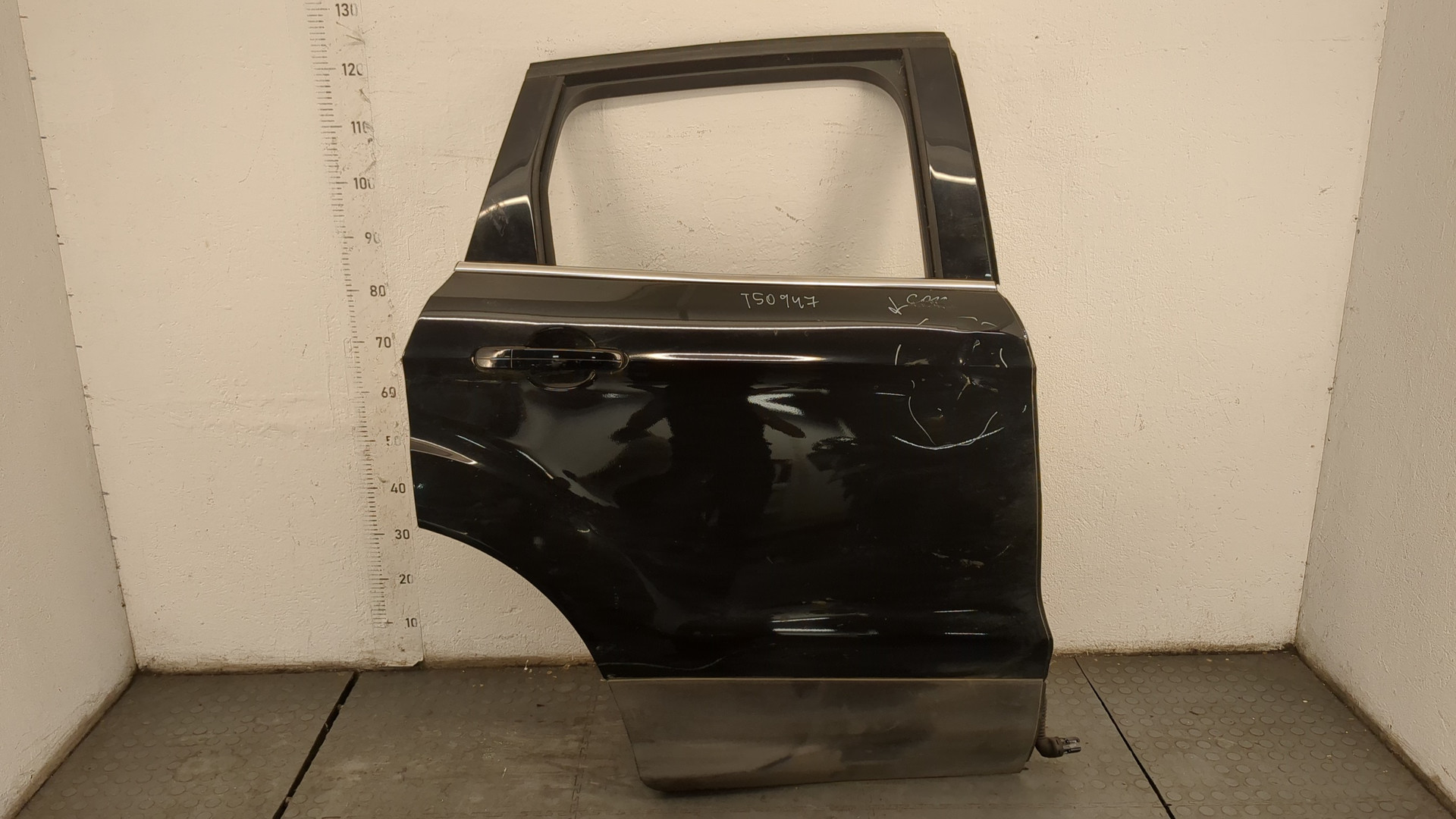 Дверь задняя правая