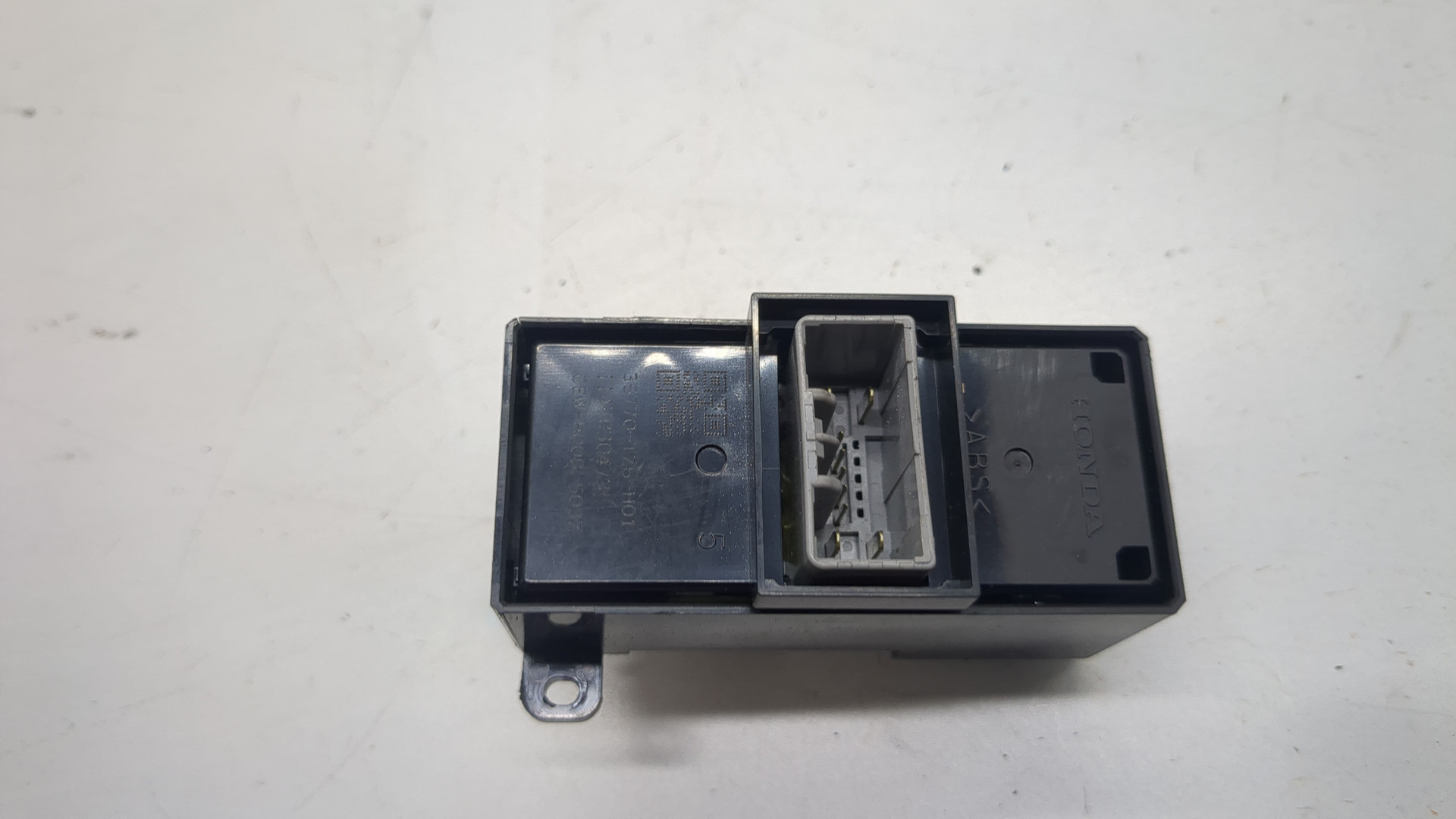 Кнопка стеклоподъемника