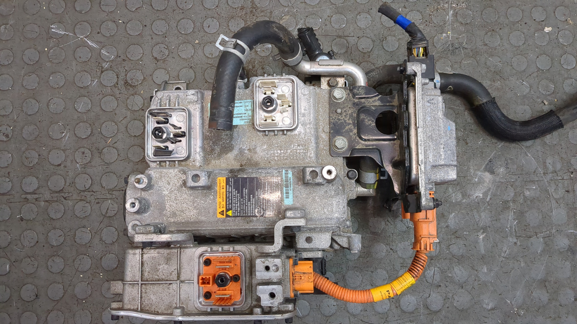 Преобразователь напряжения (адаптер)