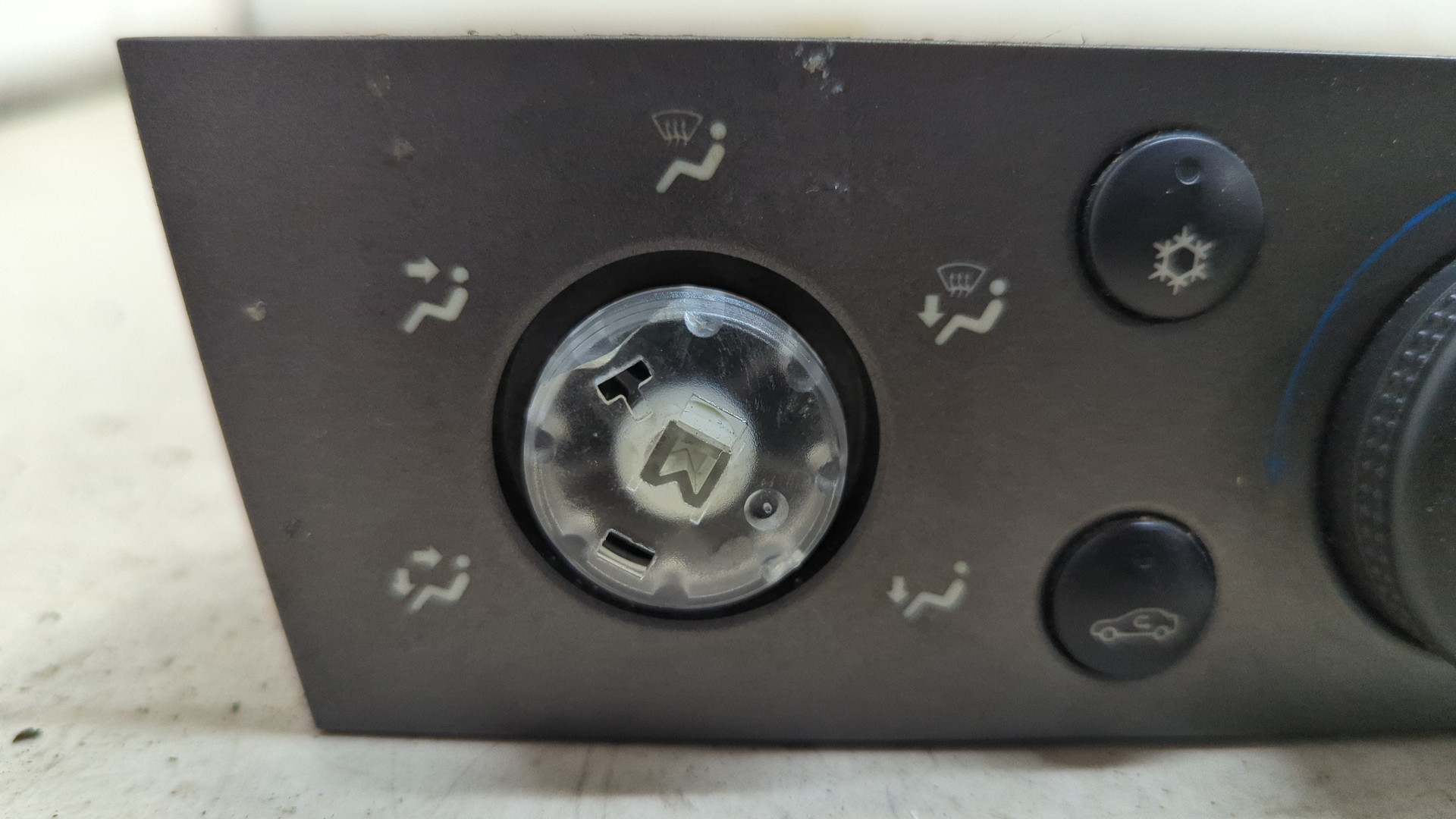 Переключатель отопителя