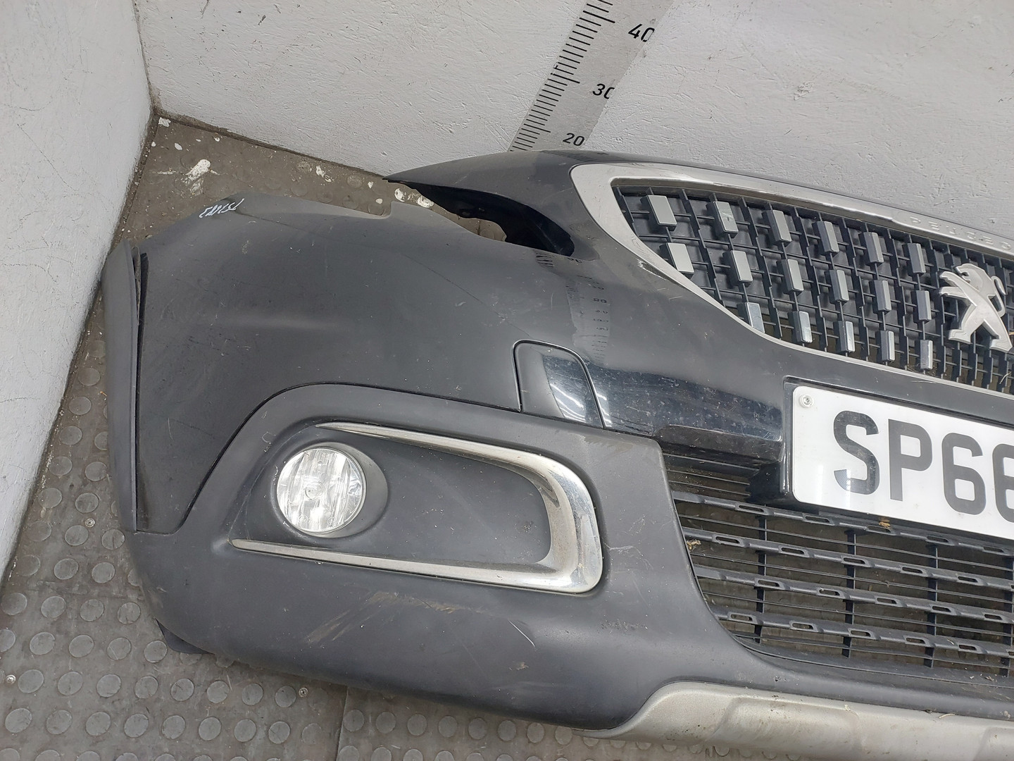 Бампер передний