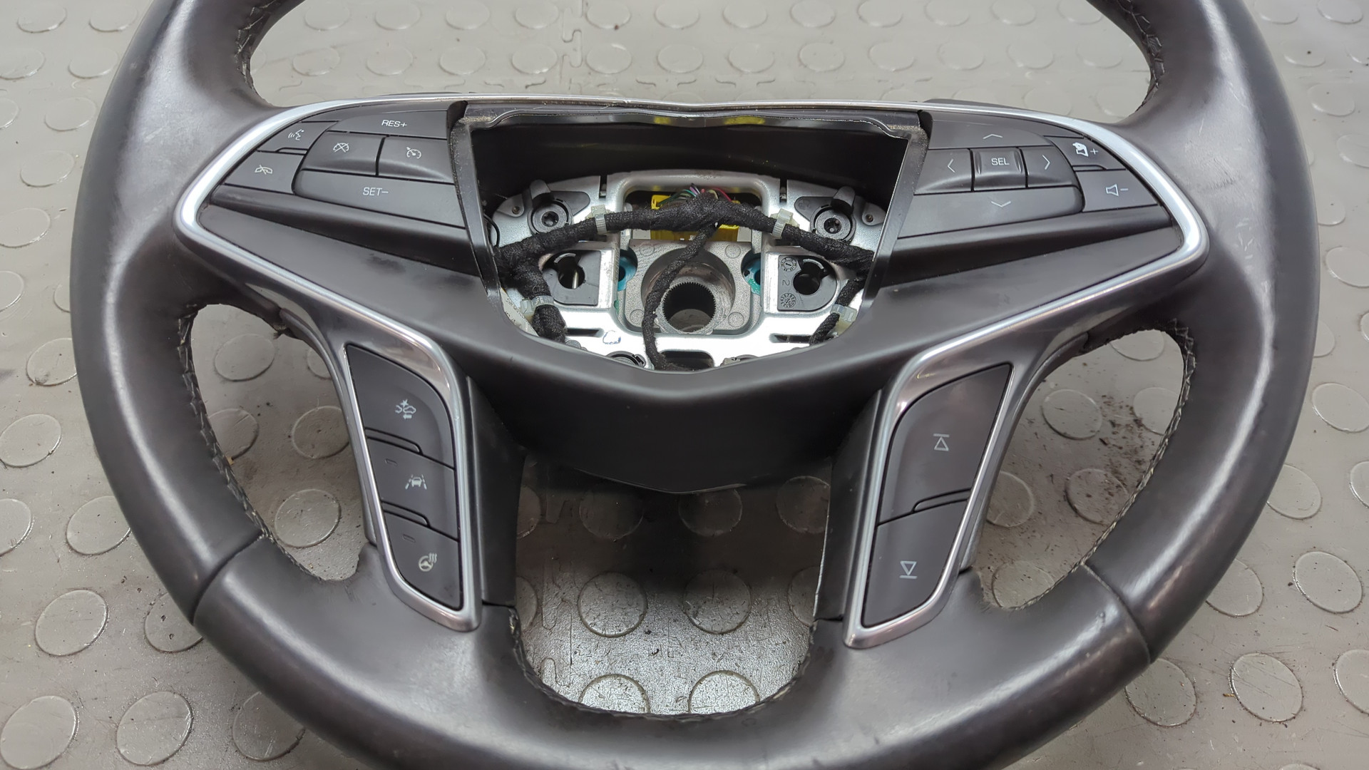 Рулевое колесо (руль)