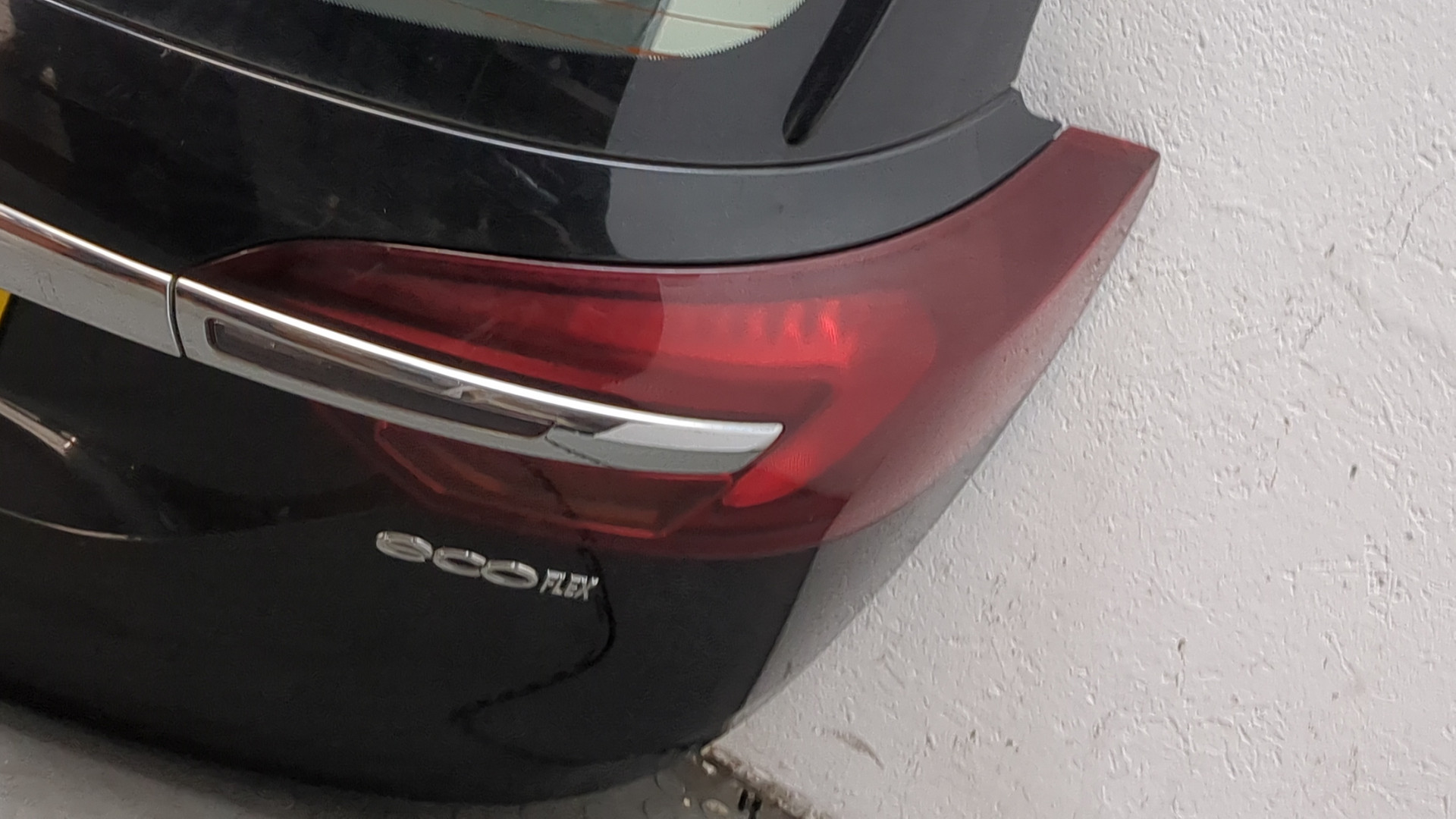 Дверь багажника