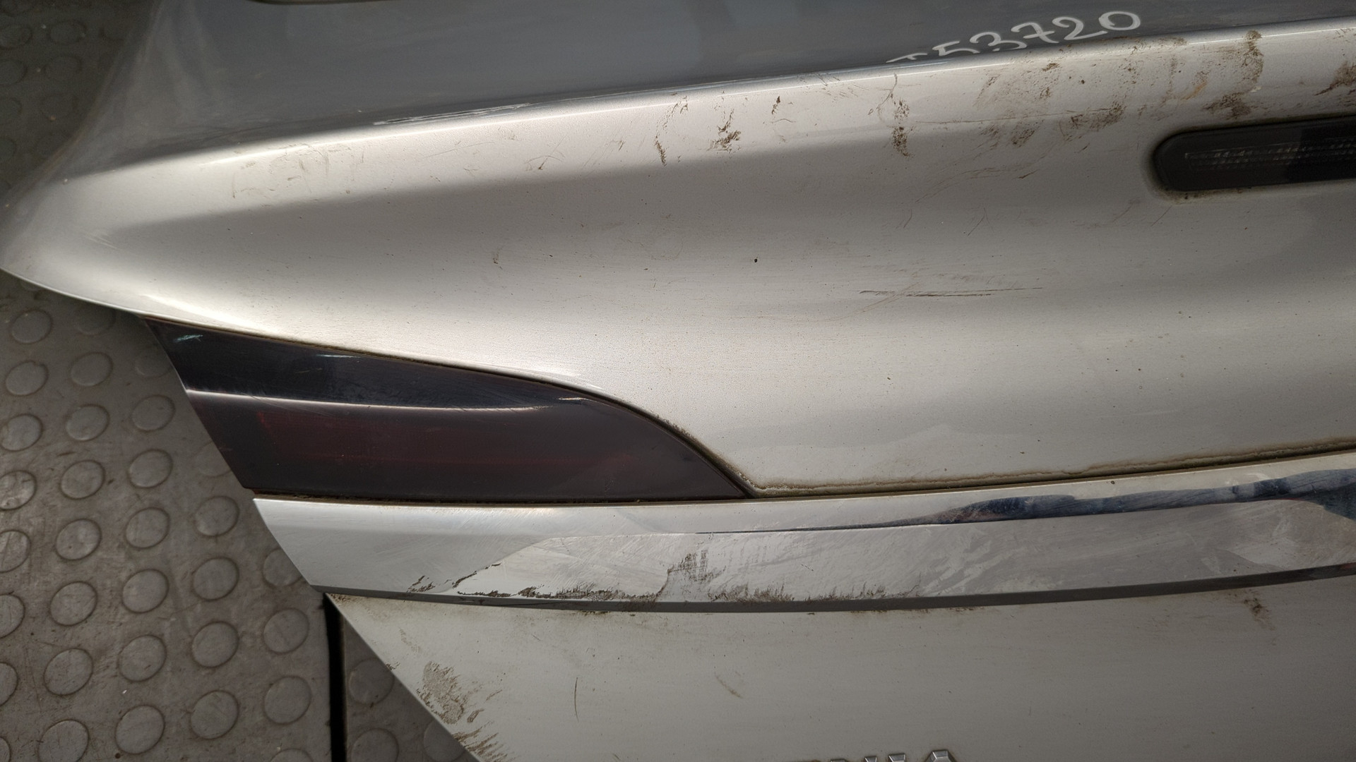 Дверь багажника