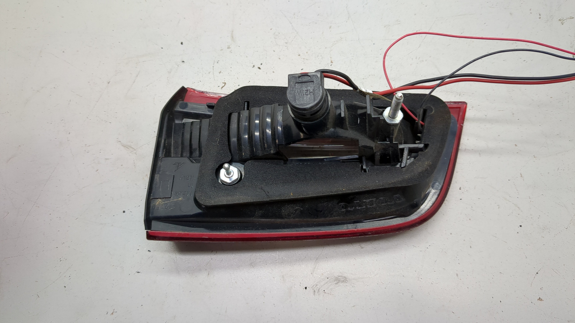 Фонарь задний внутренний левый