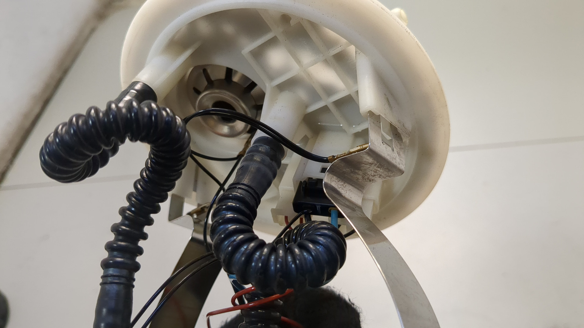 Насос топливный электрический