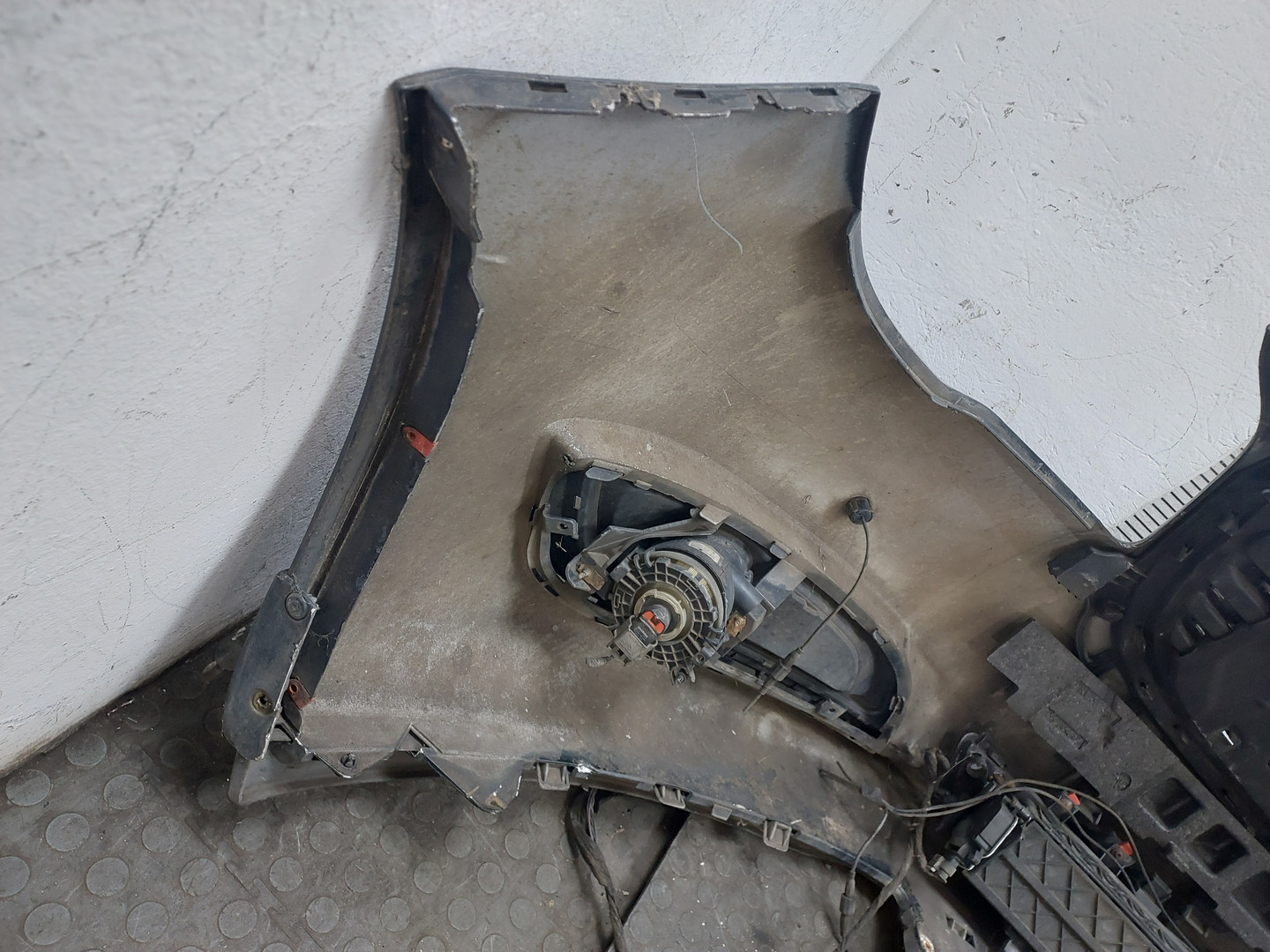 Бампер передний