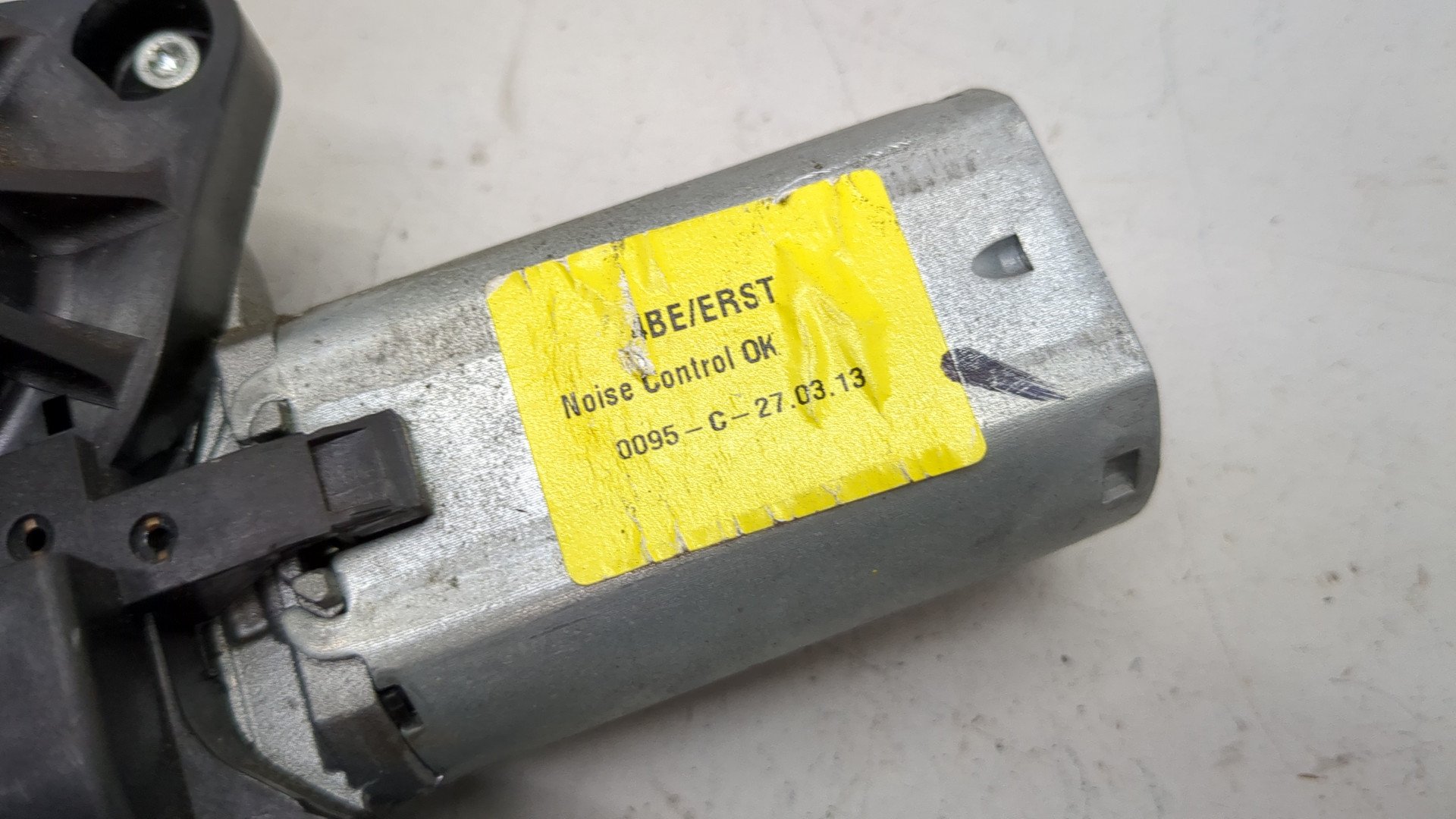 Моторчик стеклоочистителя задний