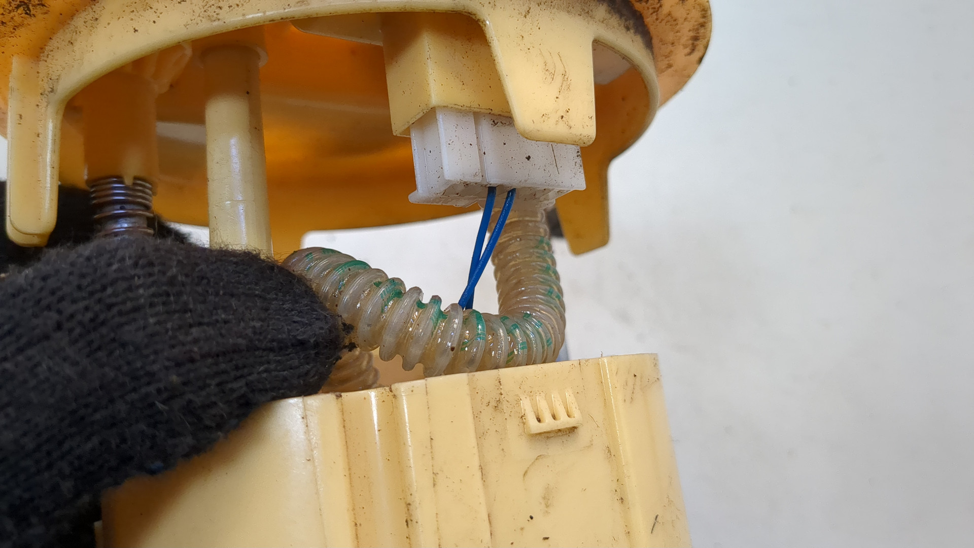 Насос топливный электрический